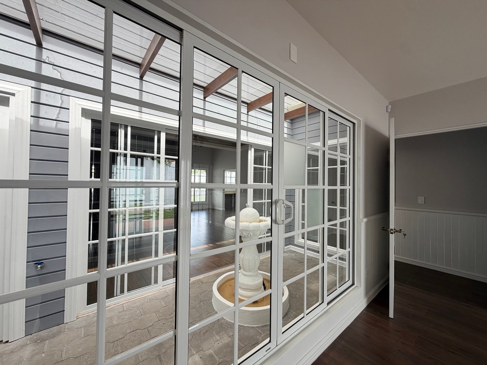 One level charming home — photo 9 of 19