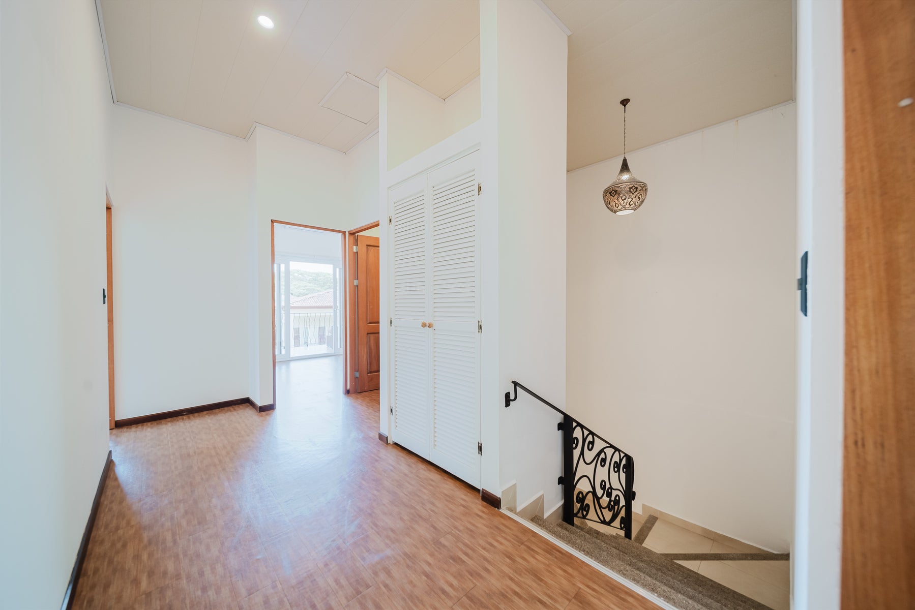 Luxury Four Bedroom Home — foto 18 de 19