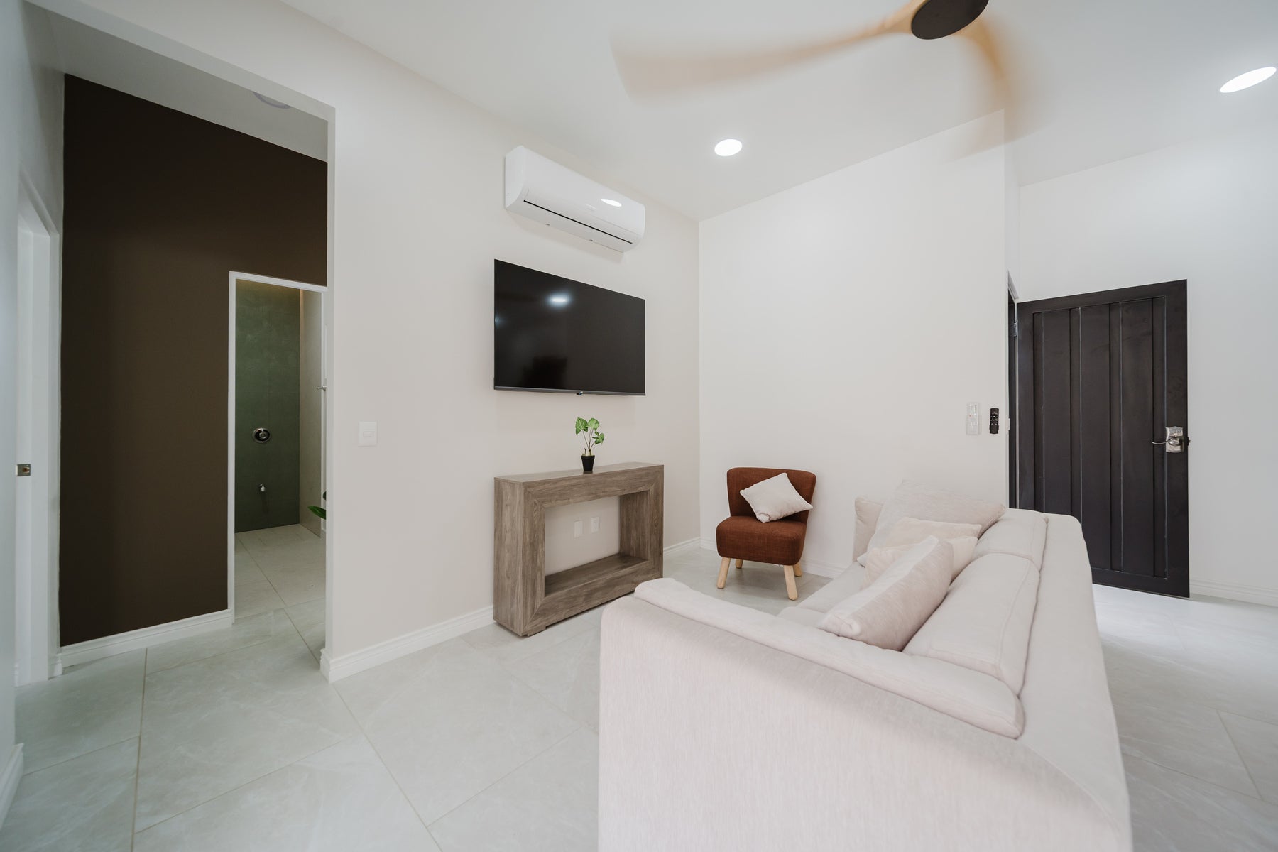 Brand-New Modern Home with Private Pool investment potential — photo 4 of 16