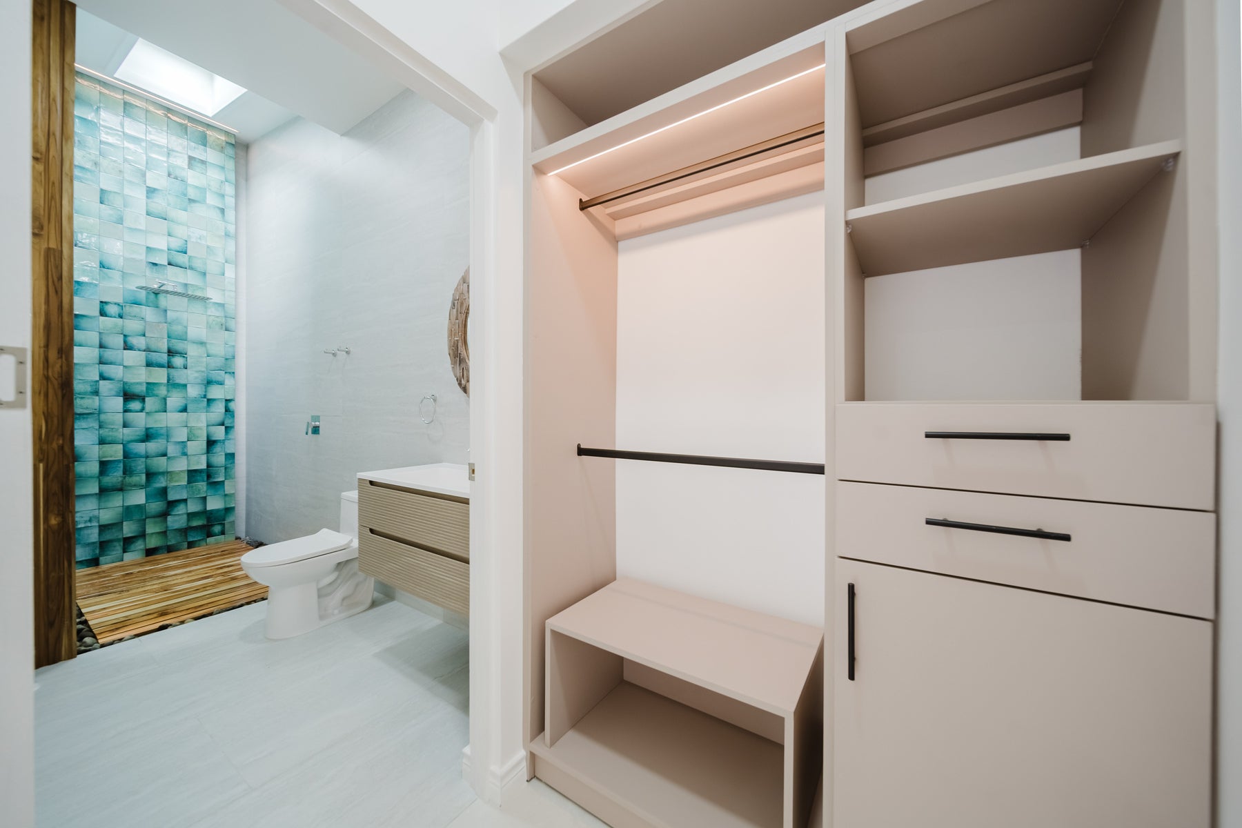 Brand-New Modern Home with Private Pool investment potential — photo 6 of 16