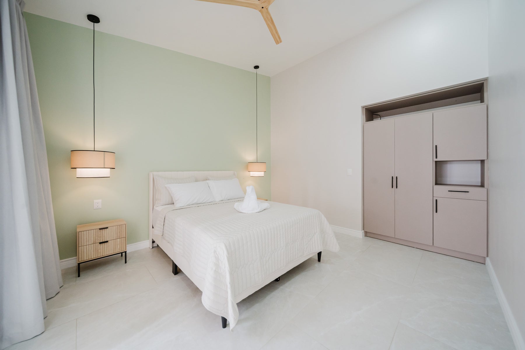 Brand-New Modern Home with Private Pool investment potential — photo 10 of 16