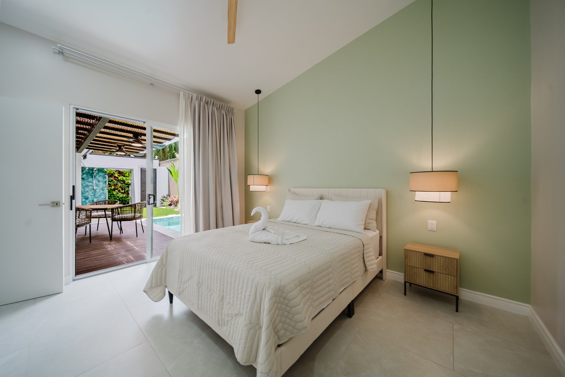 Brand-New Modern Home with Private Pool investment potential — photo 11 of 16