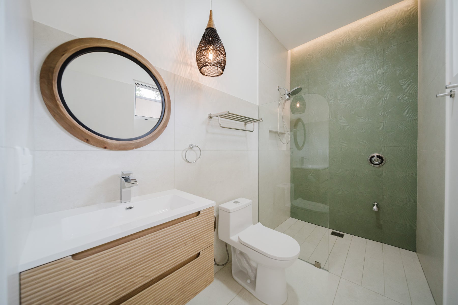 Brand-New Modern Home with Private Pool investment potential — photo 12 of 16