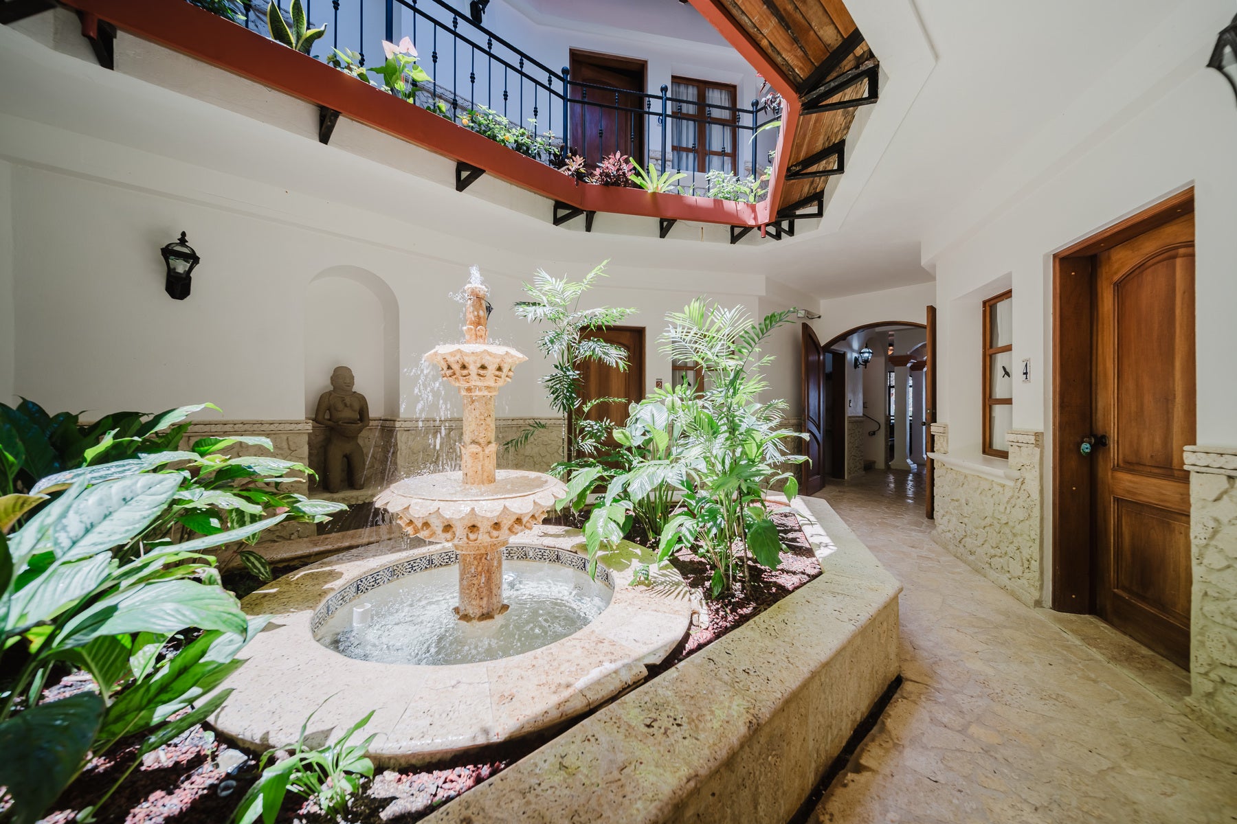 Luxury Boutique Hotel — photo 2 of 19
