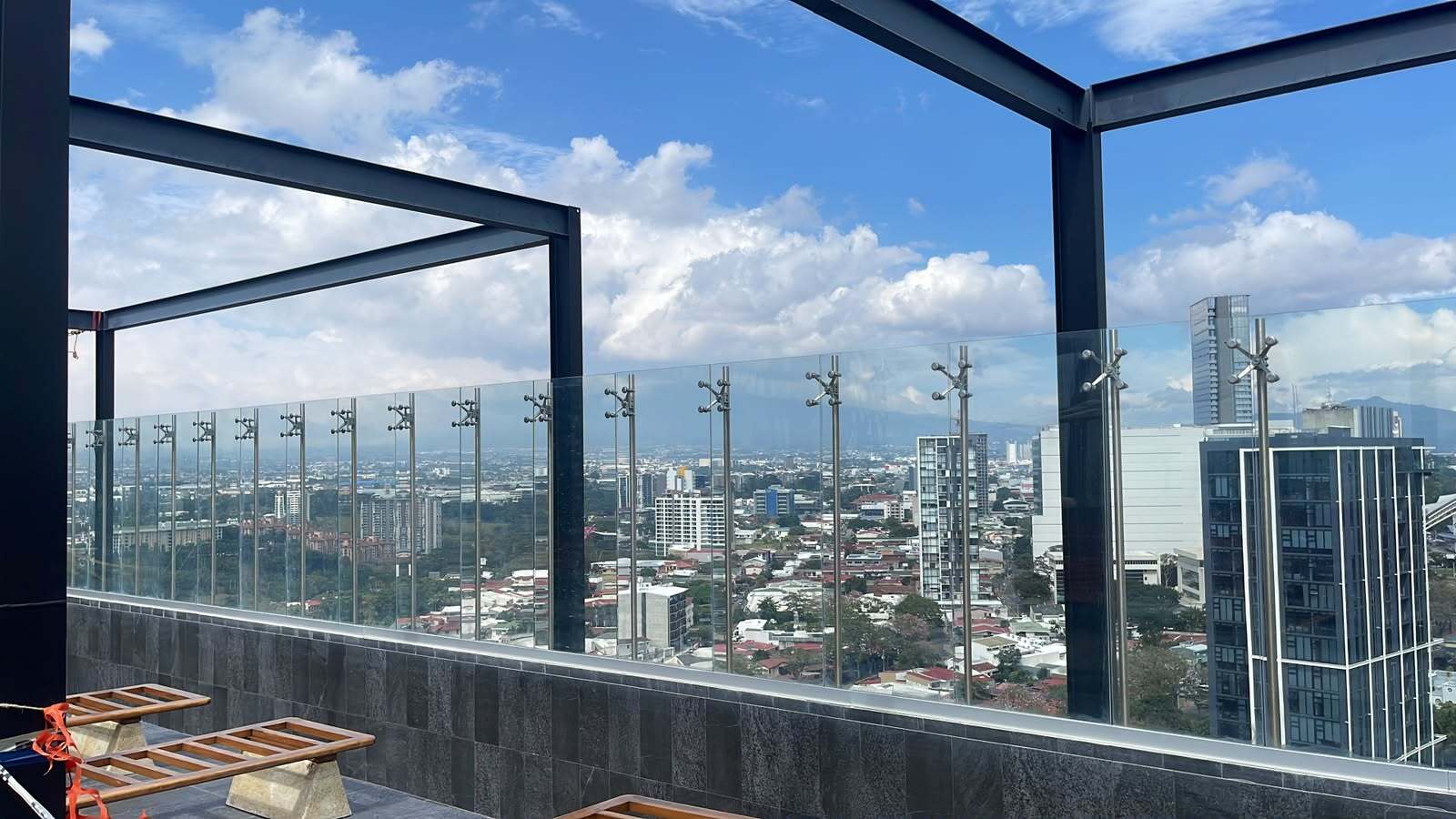 Elevated urban living condo — photo 8 of 19