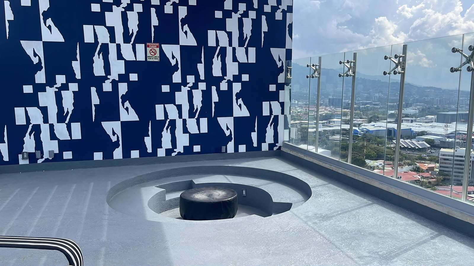 Elevated urban living condo — photo 9 of 19