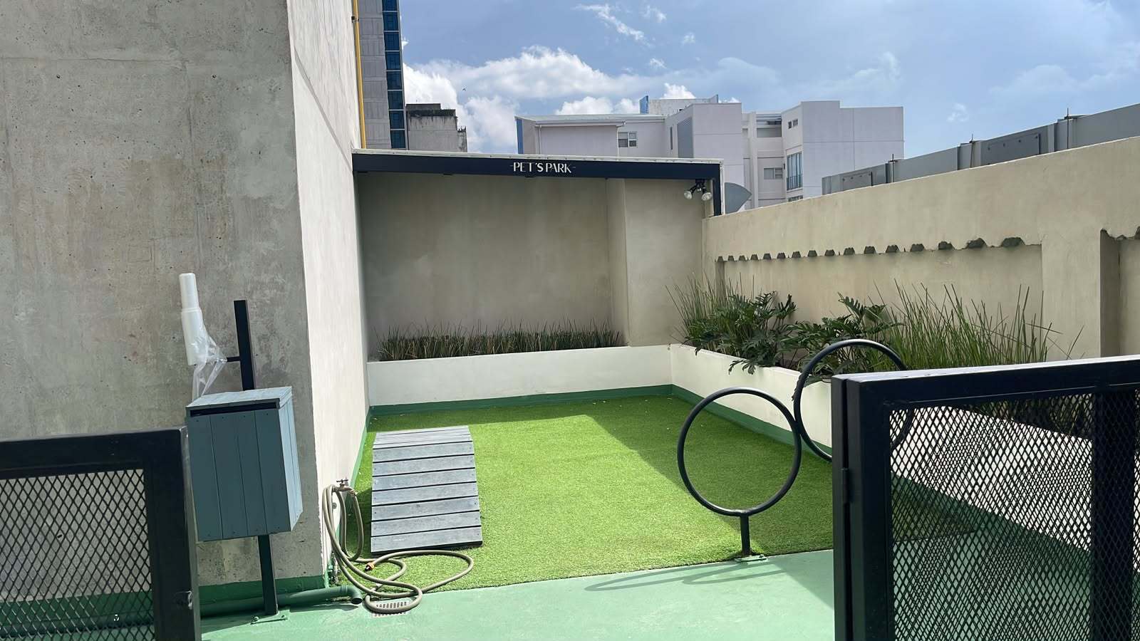 Elevated urban living condo — photo 15 of 19