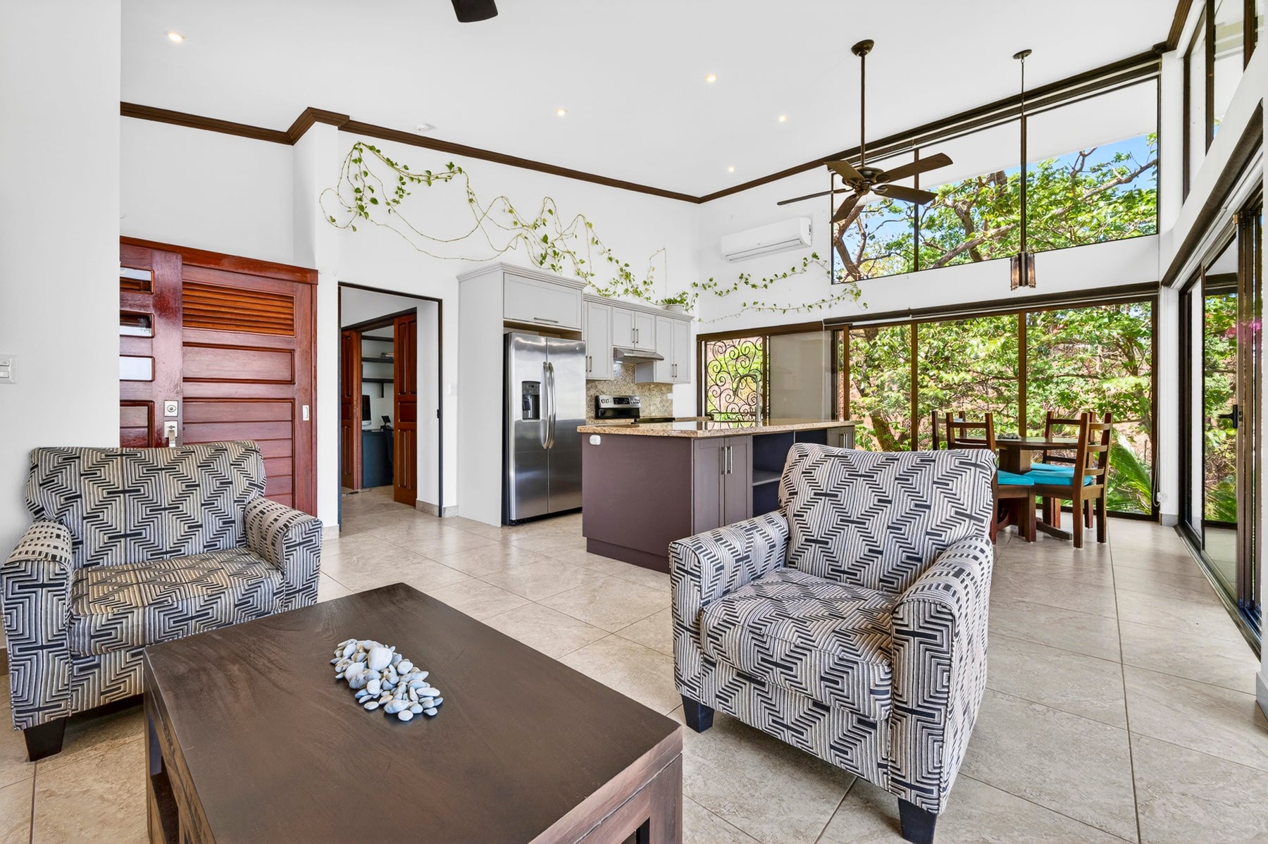 Surf Town Ocean View Home — photo 12 of 19