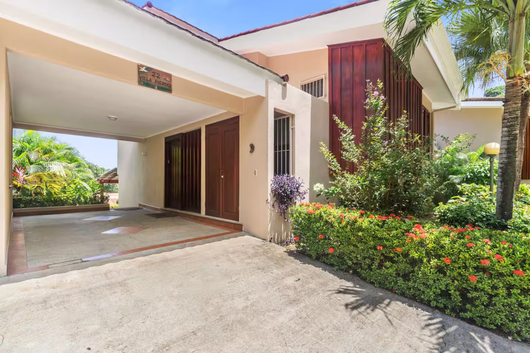 Beachfront Ocean View Villa — photo 3 of 19