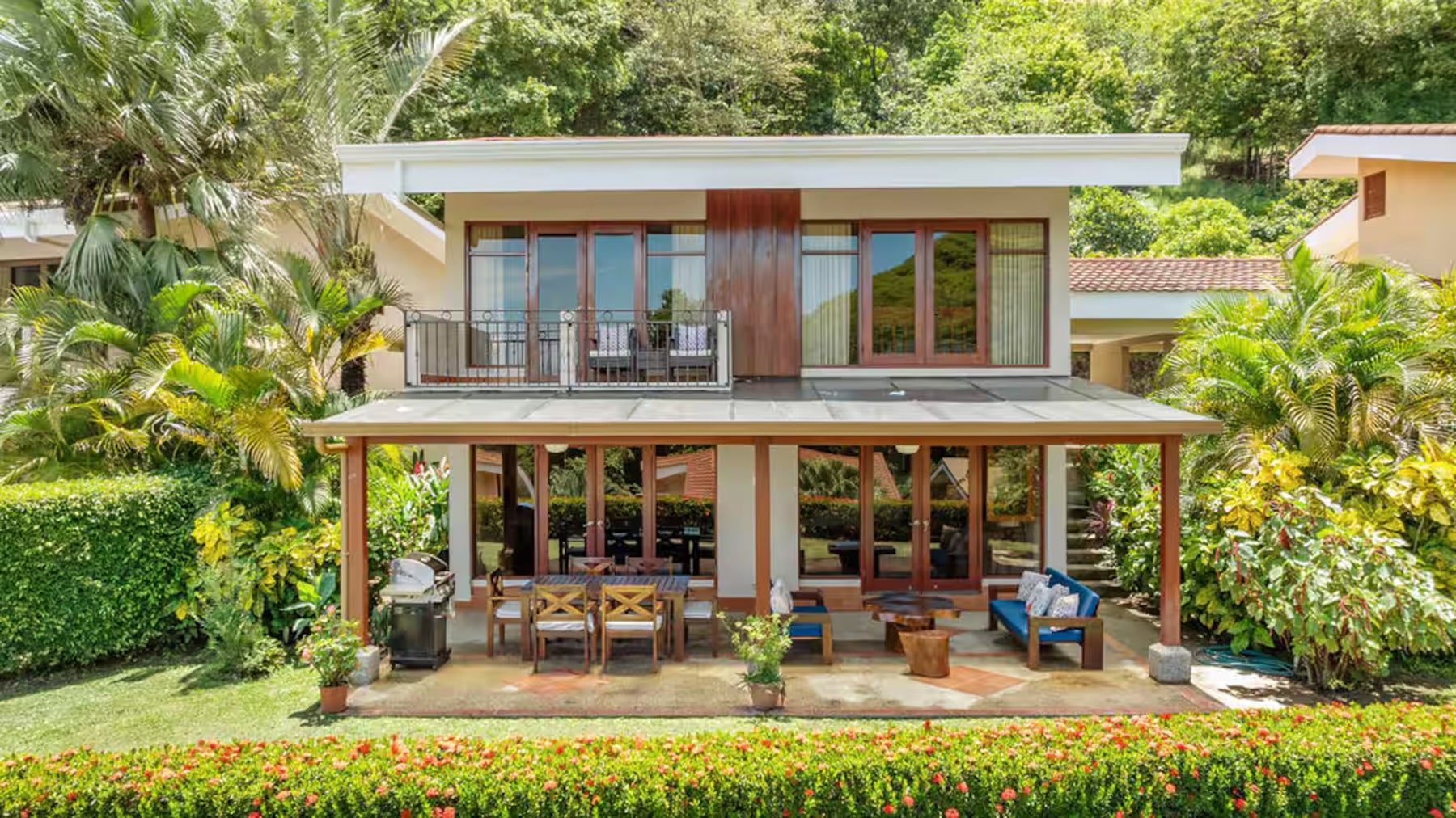 Beachfront Ocean View Villa — photo 2 of 19