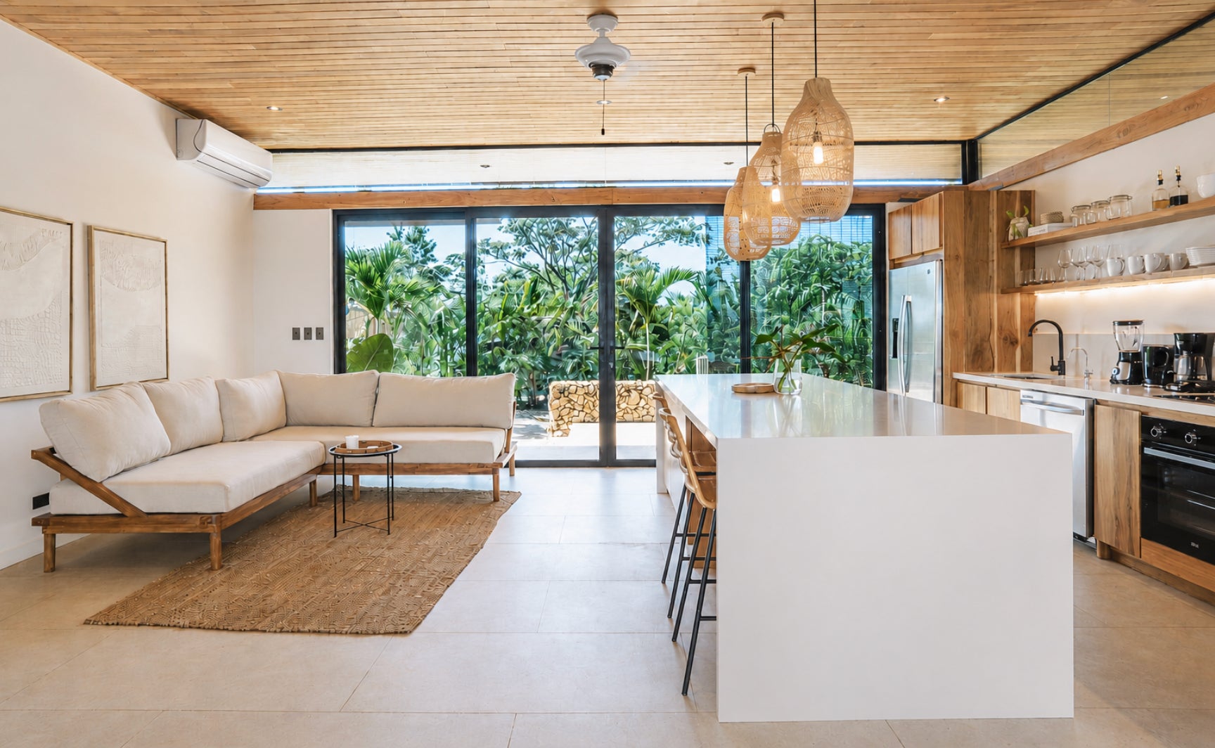 Tropical Modern Home with Expansive Valley Views — photo 4 of 19