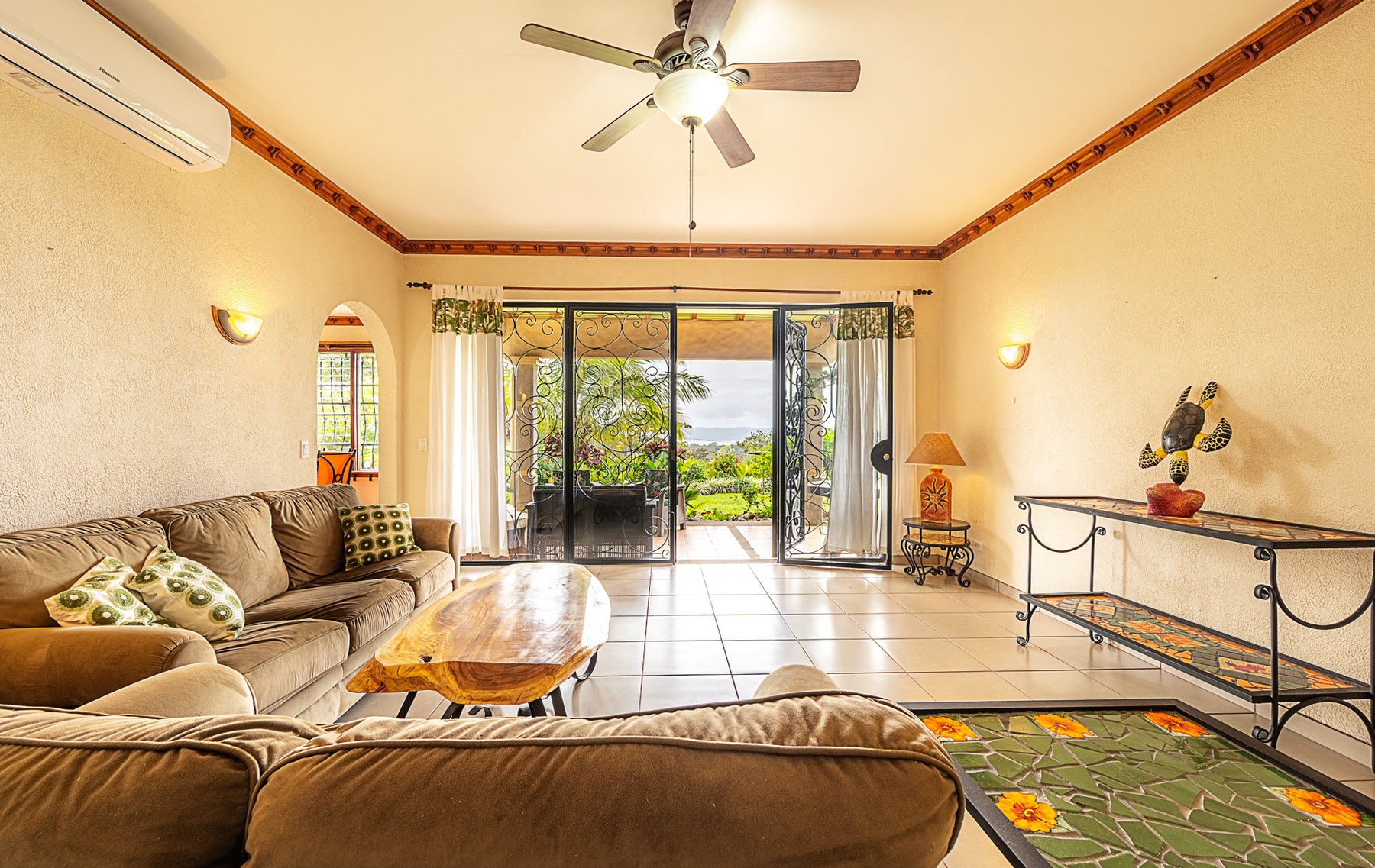 Lake View Family Home, Nuevo Arenal, Lake Arenal, Arenal, Tilaran, Alajuela, Costa Rica 50807 — photo 5 of 5