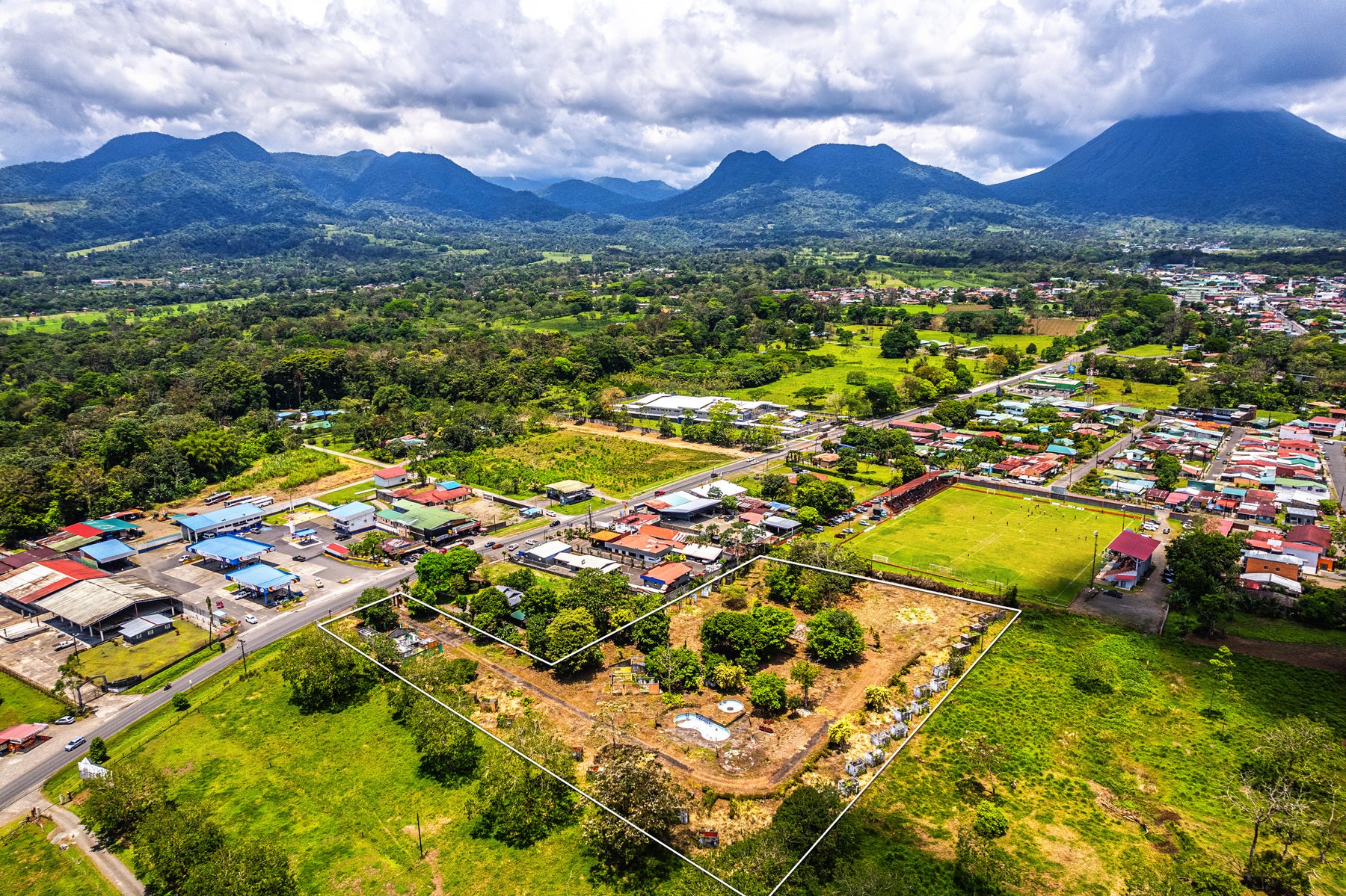 Prime Commercial Lot, La Fortuna, Lake Arenal, Alajuela, San Carlos, Alajuela, Costa Rica 21007 — photo 2 of 5