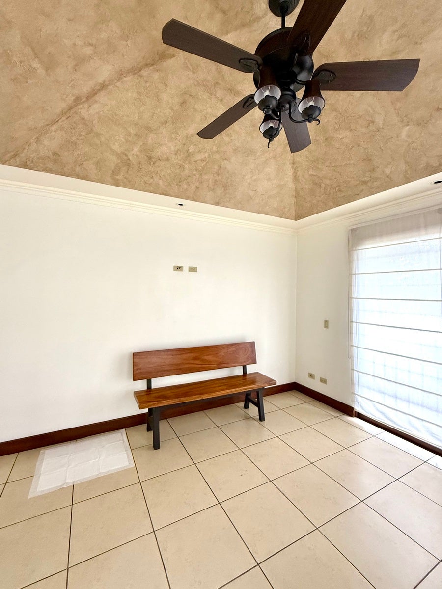Classical Corner Home in Cerro Alto — photo 11 of 19