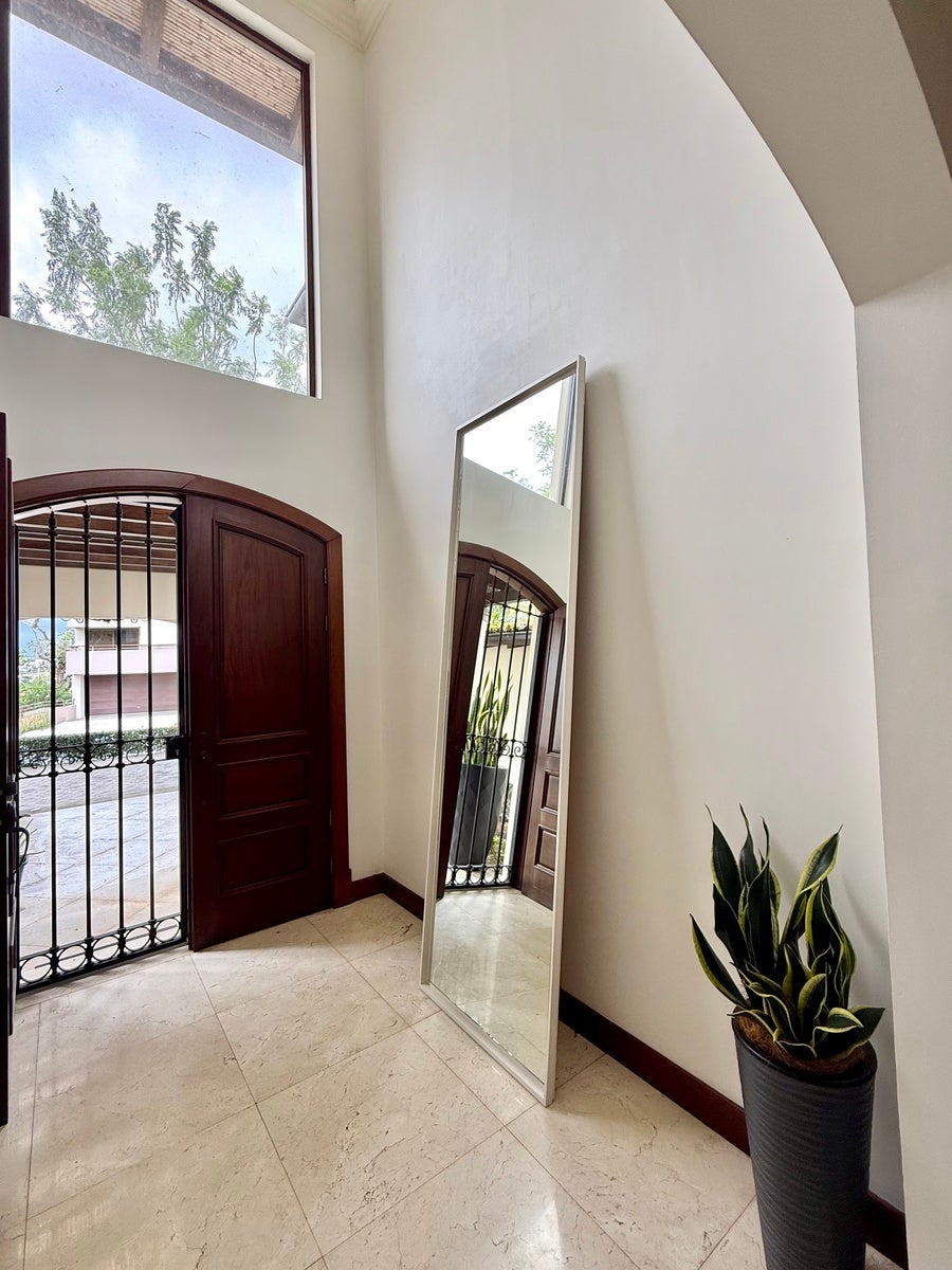 Classical Corner Home in Cerro Alto — photo 6 of 19
