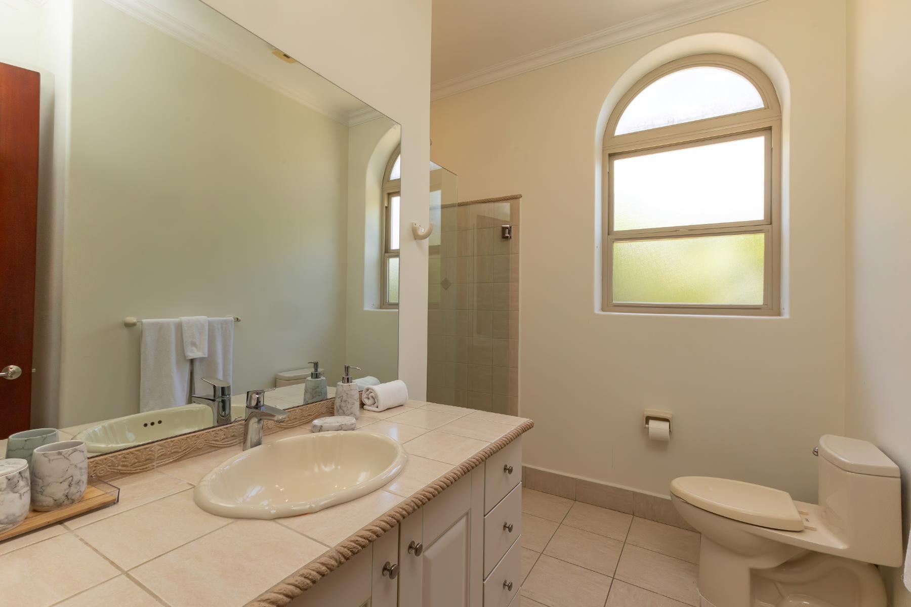 Luxury Marina Resort Condo — photo 5 of 15