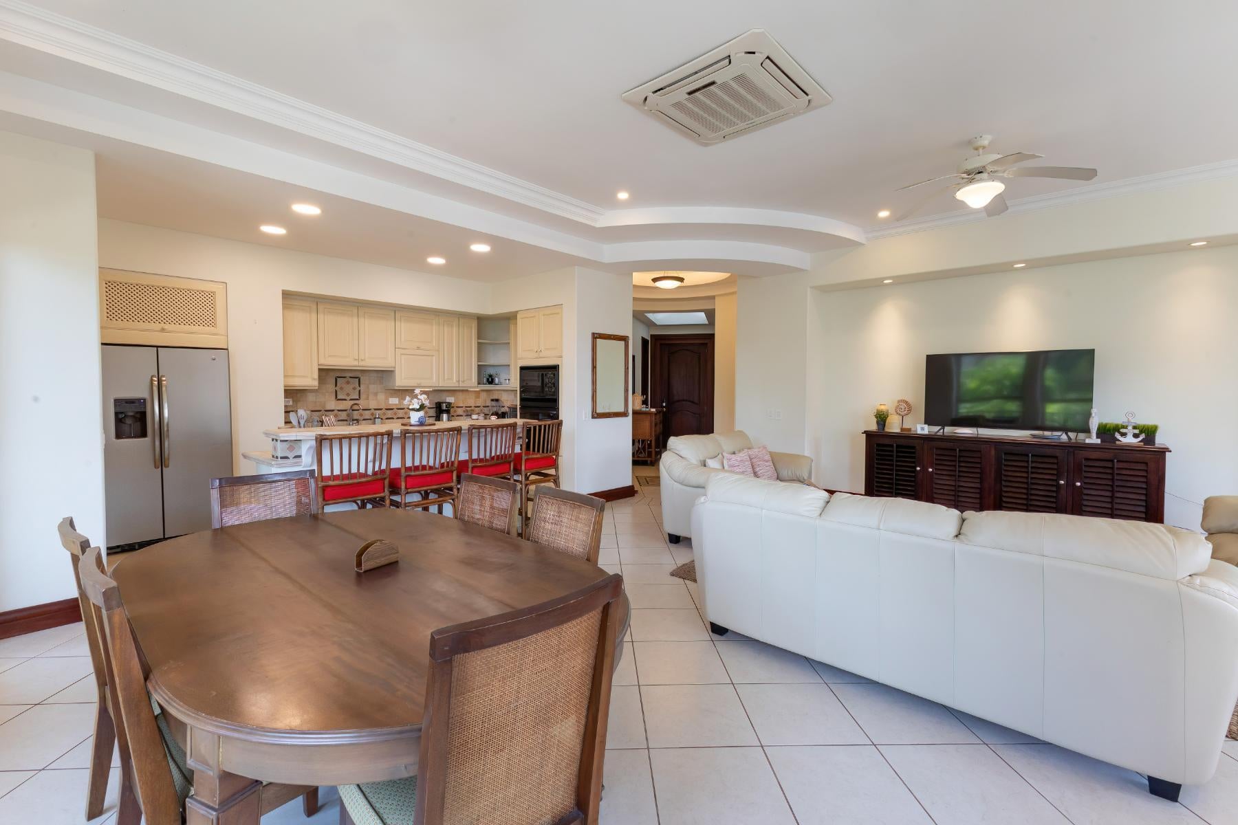 Luxury Marina Resort Condo — photo 8 of 15