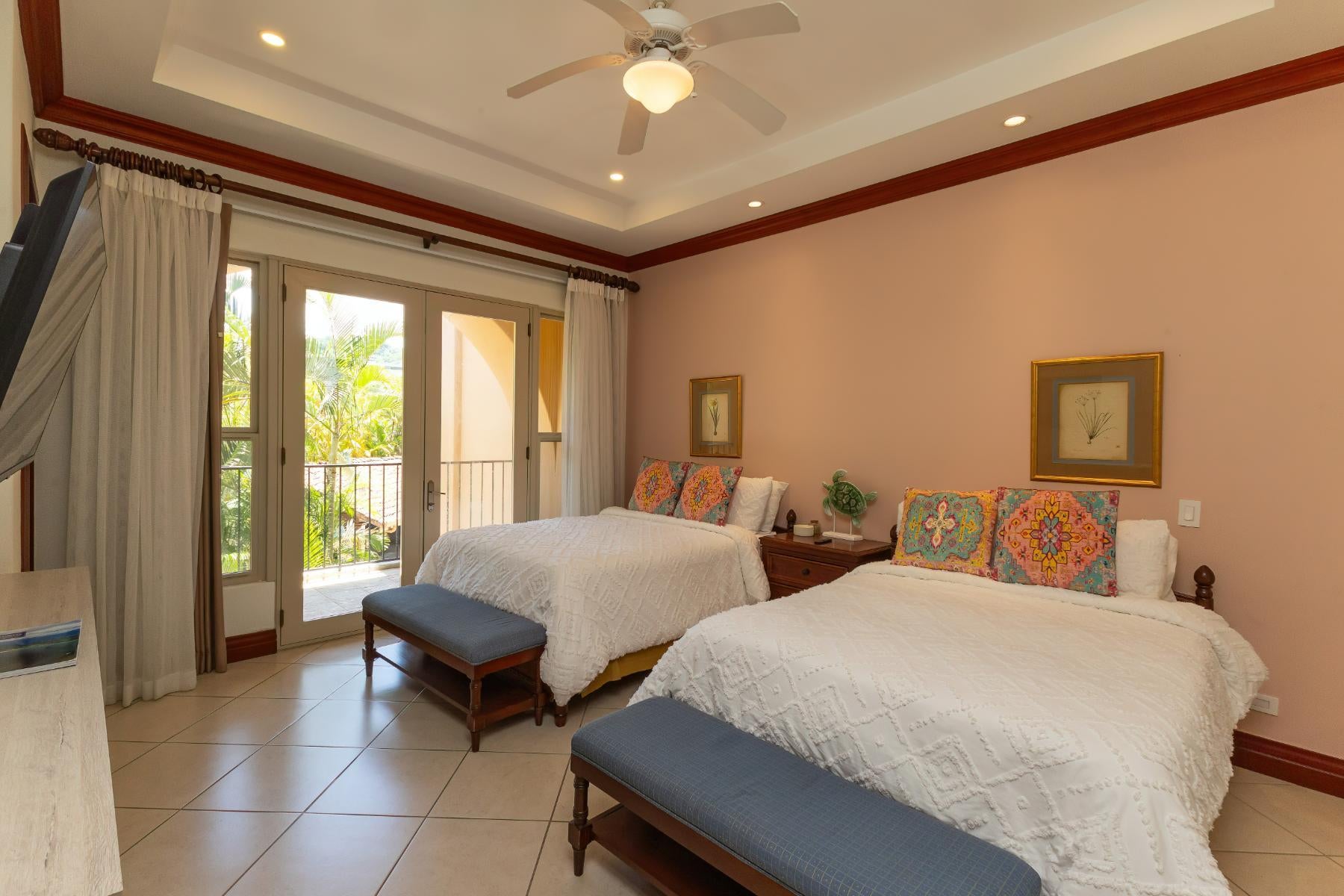 Luxury Marina Resort Condo — photo 9 of 15