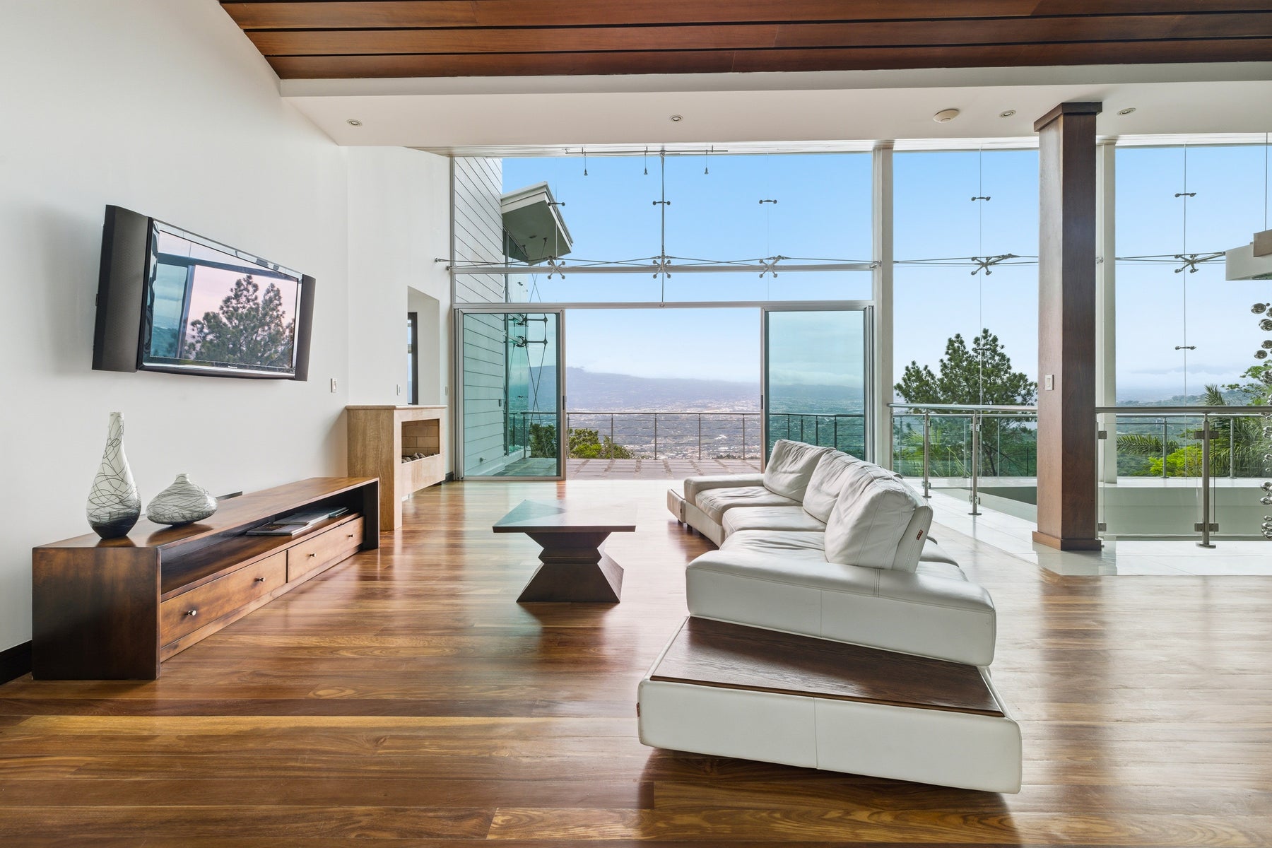Panoramic Valley Views Retreat — photo 5 of 19