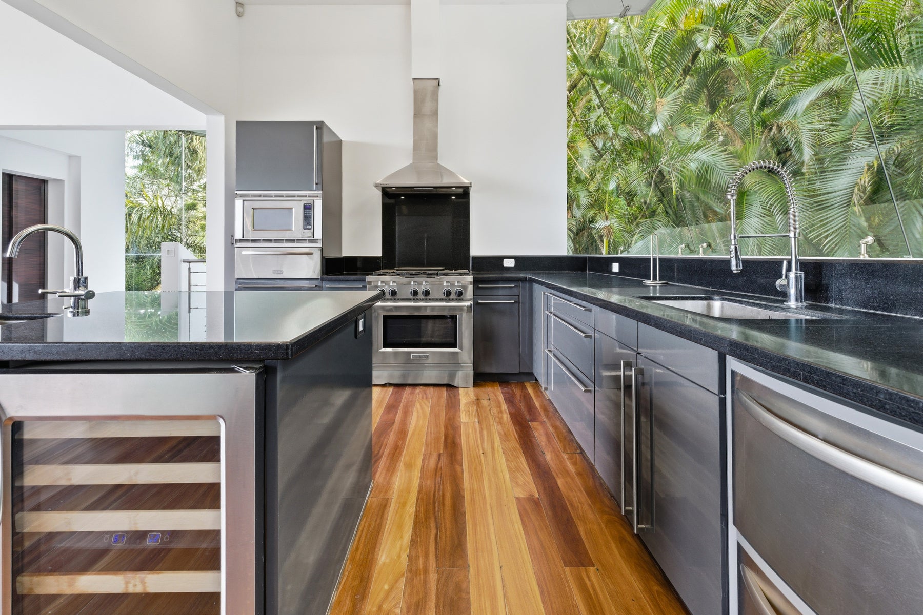 Panoramic Valley Views Retreat — photo 10 of 19