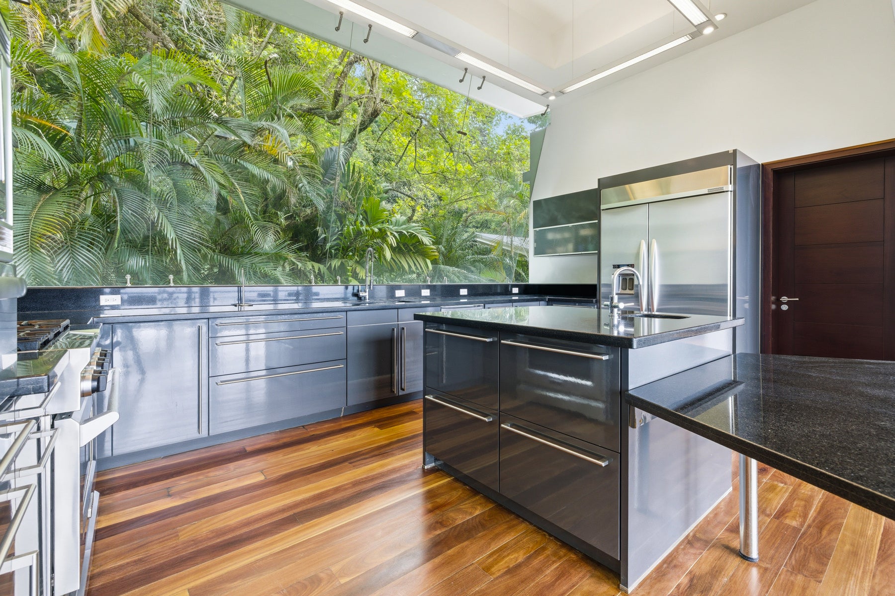 Panoramic Valley Views Retreat — photo 13 of 19