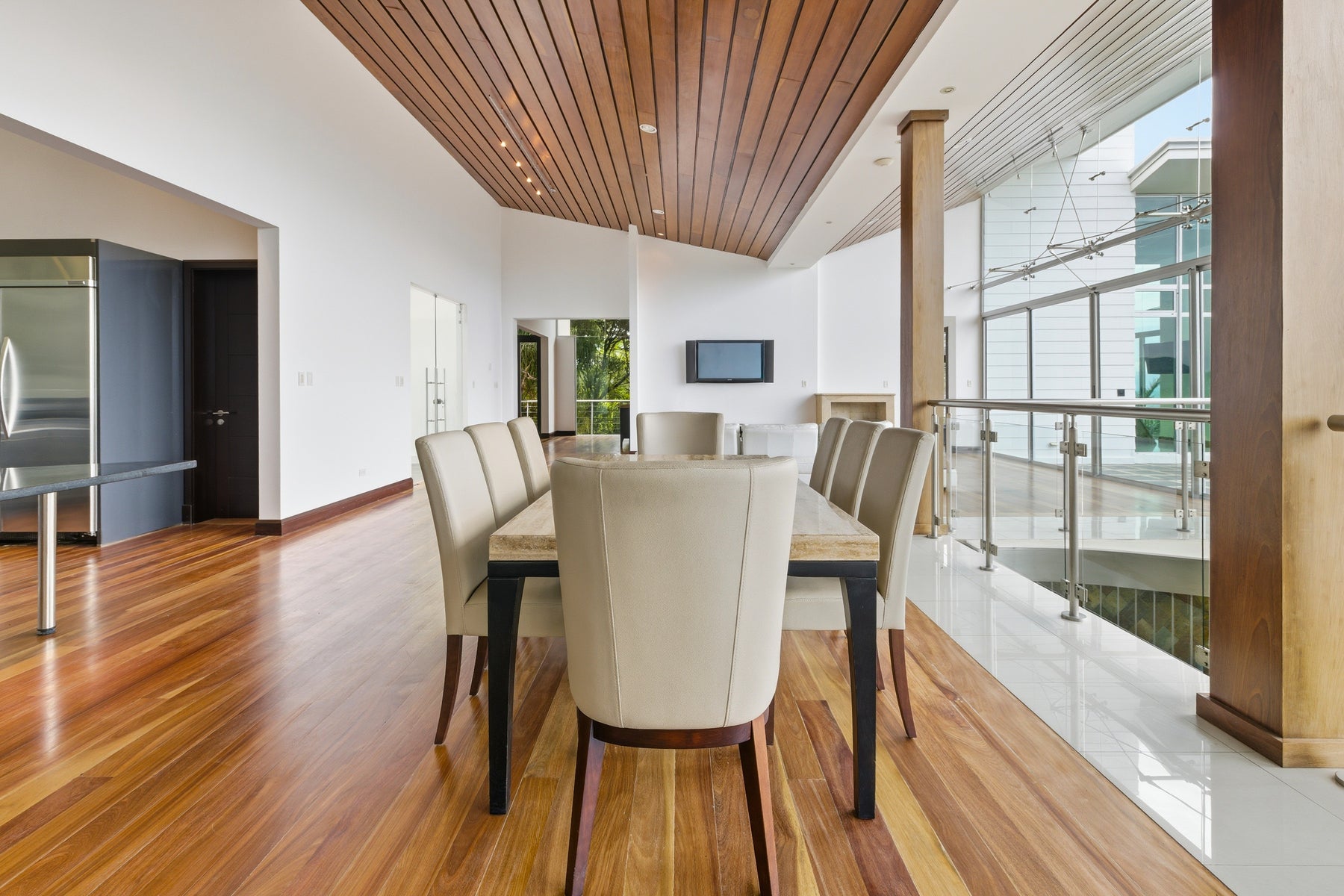 Panoramic Valley Views Retreat — photo 15 of 19
