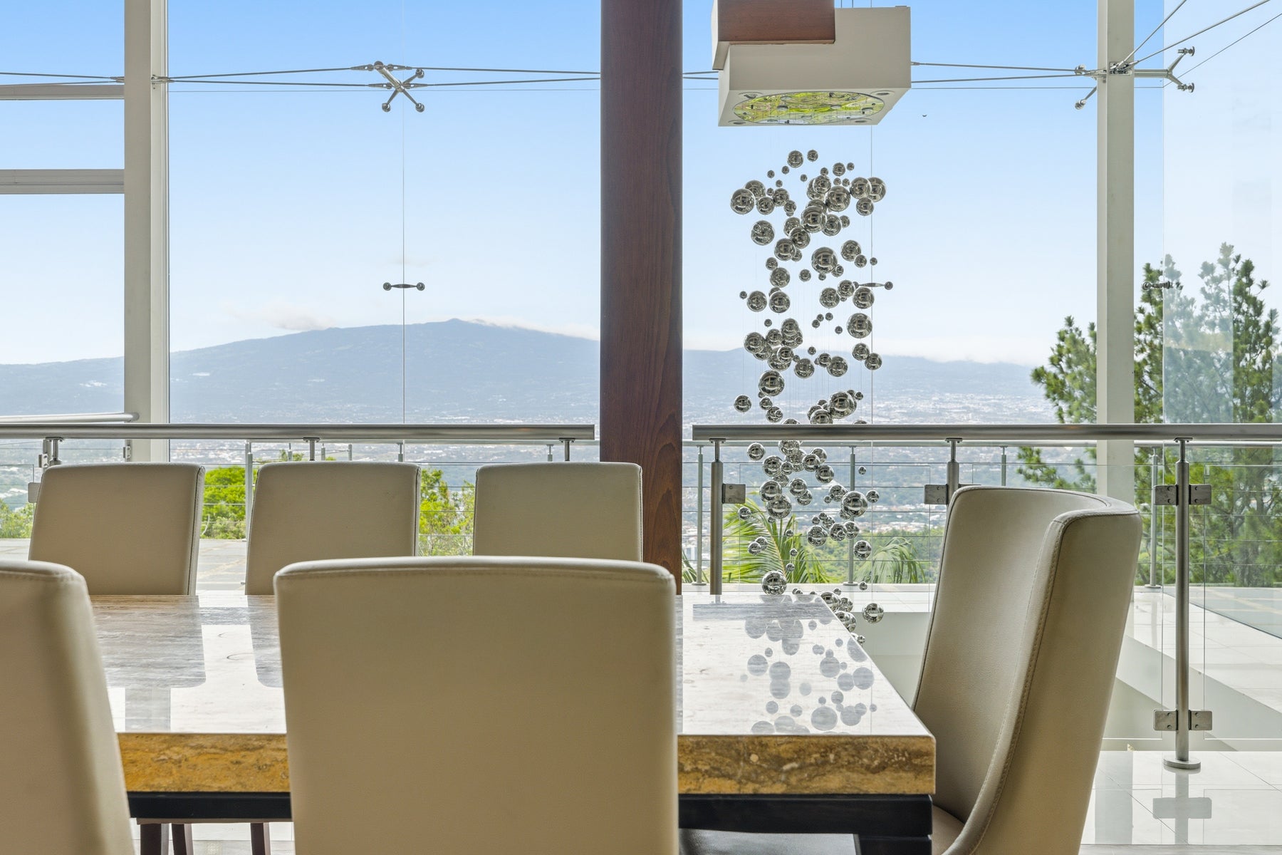 Panoramic Valley Views Retreat — photo 16 of 19