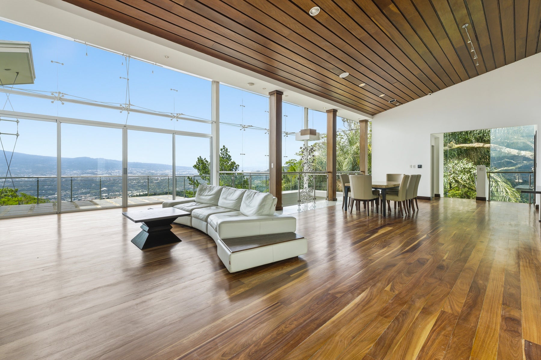 Panoramic Valley Views Retreat — photo 3 of 19