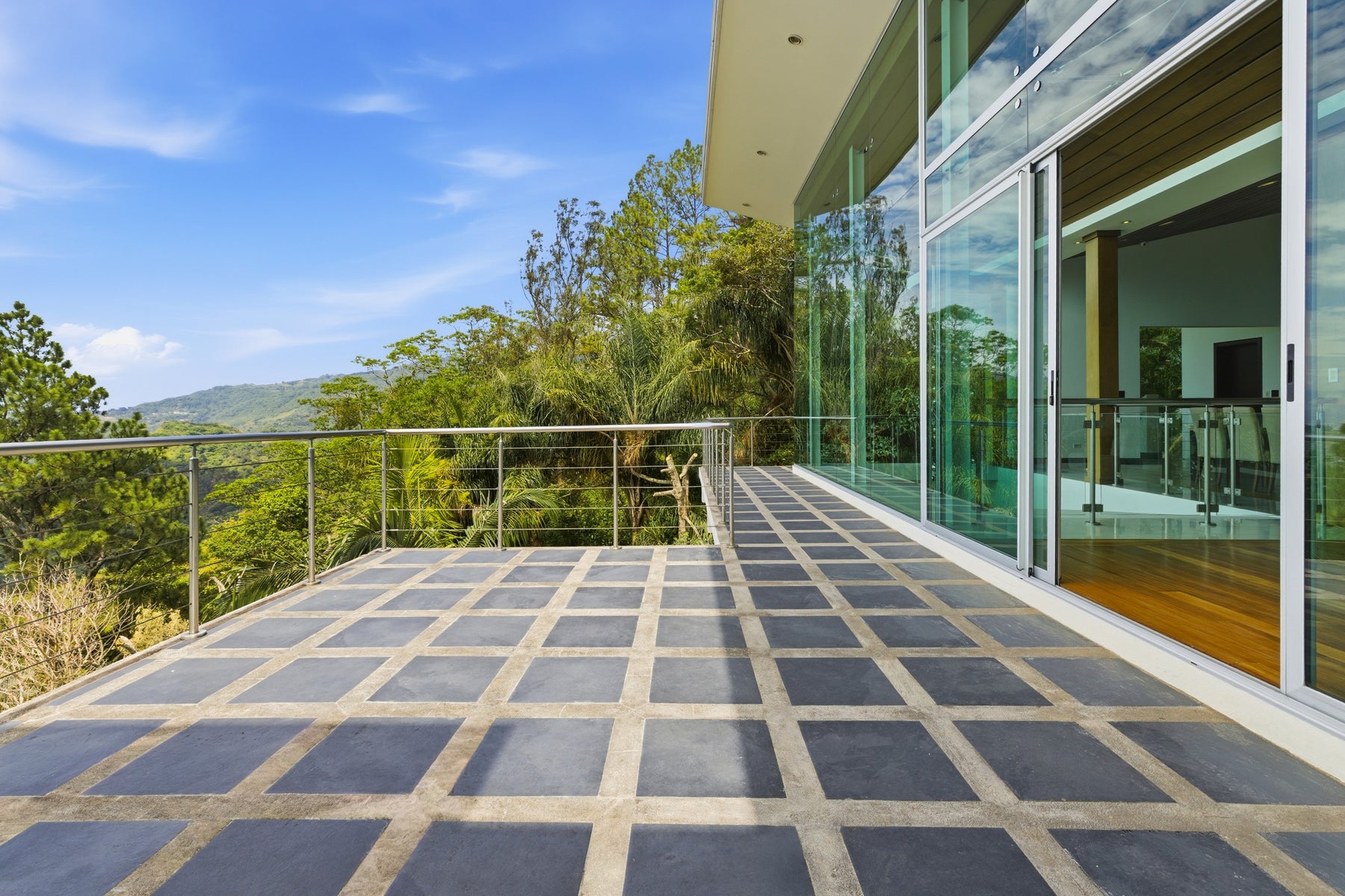 Panoramic Valley Views Retreat — photo 2 of 19