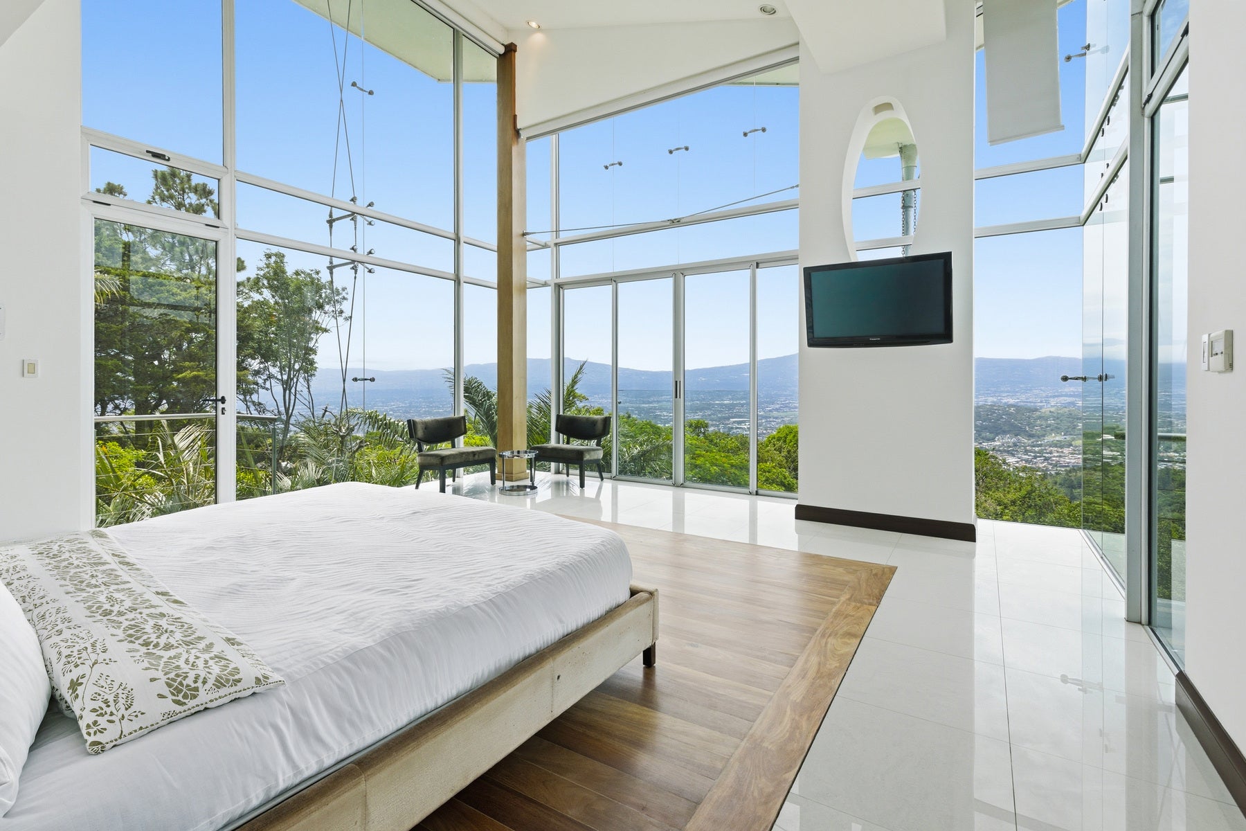Panoramic Valley Views Retreat — photo 18 of 19