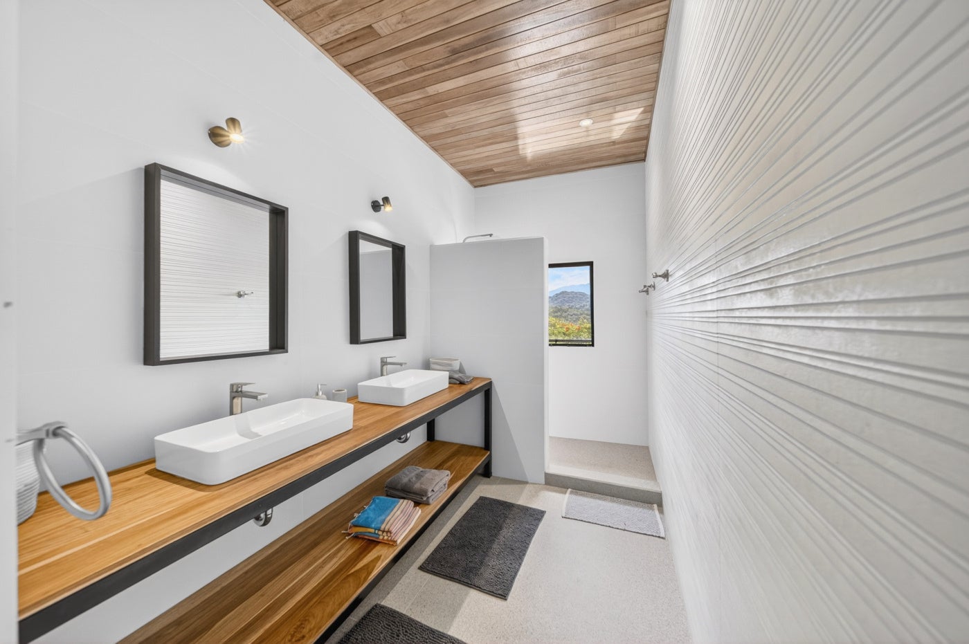 Mountain View Investment — photo 13 of 15