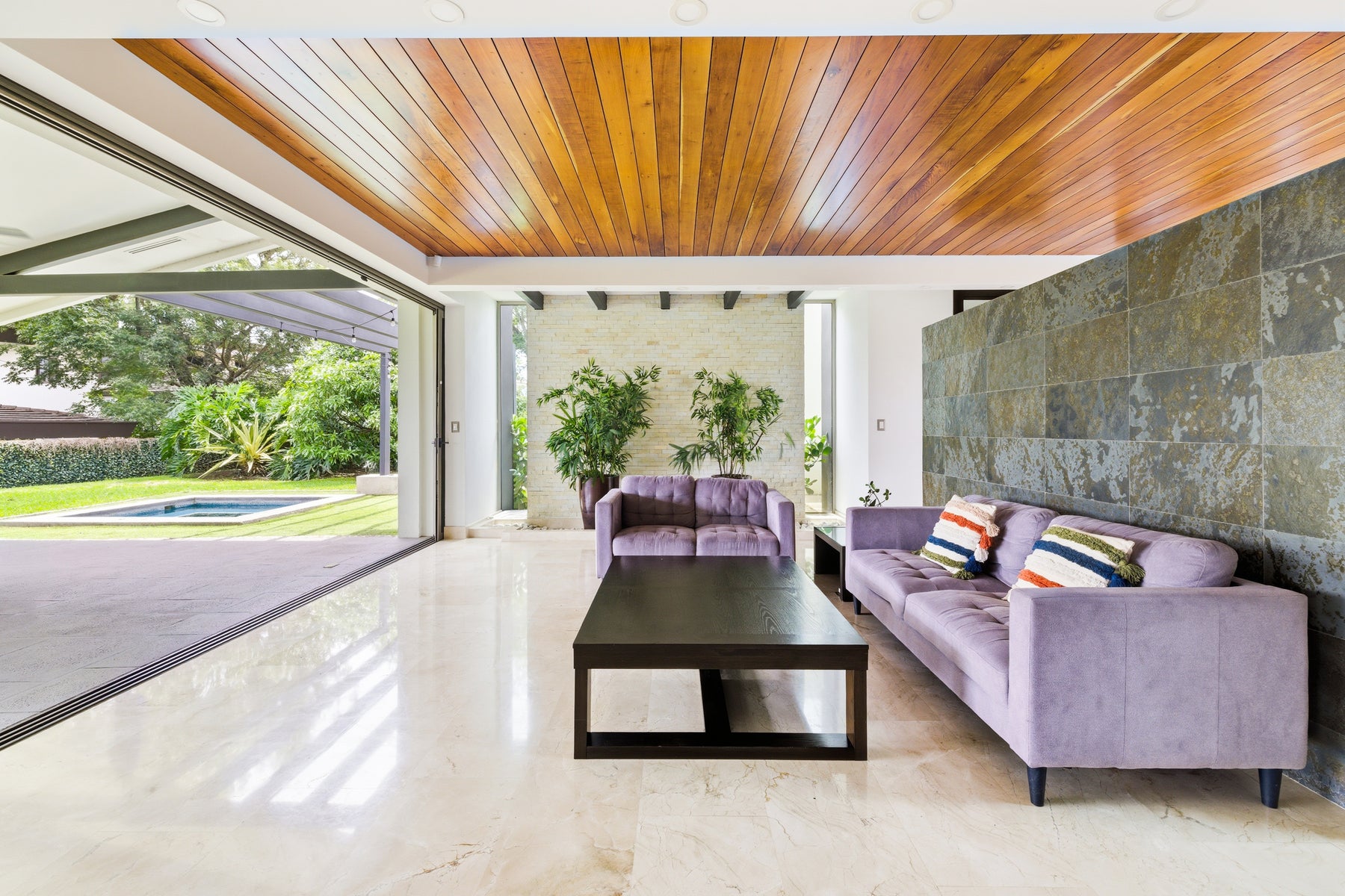 Contemporary Family Residence — photo 13 of 19