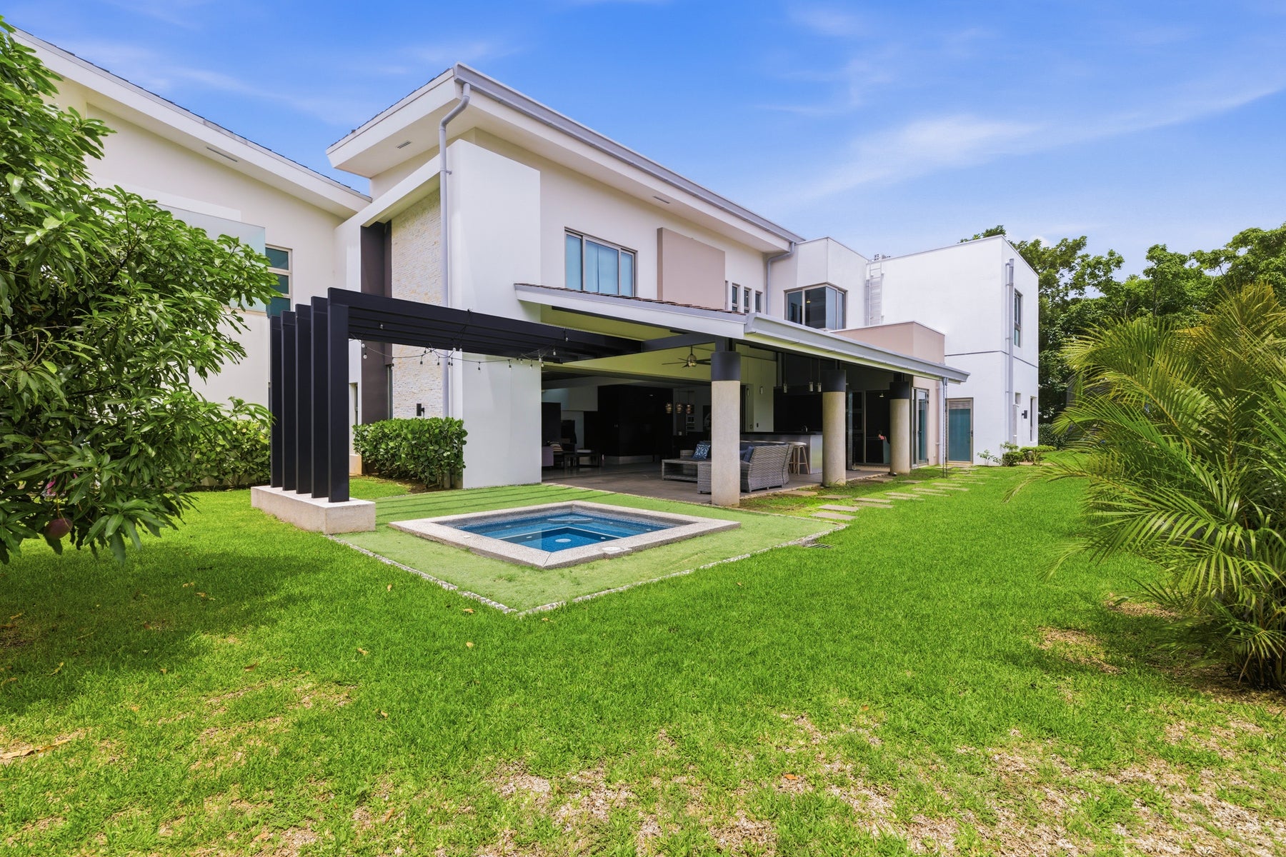 Contemporary Family Residence — photo 19 of 19