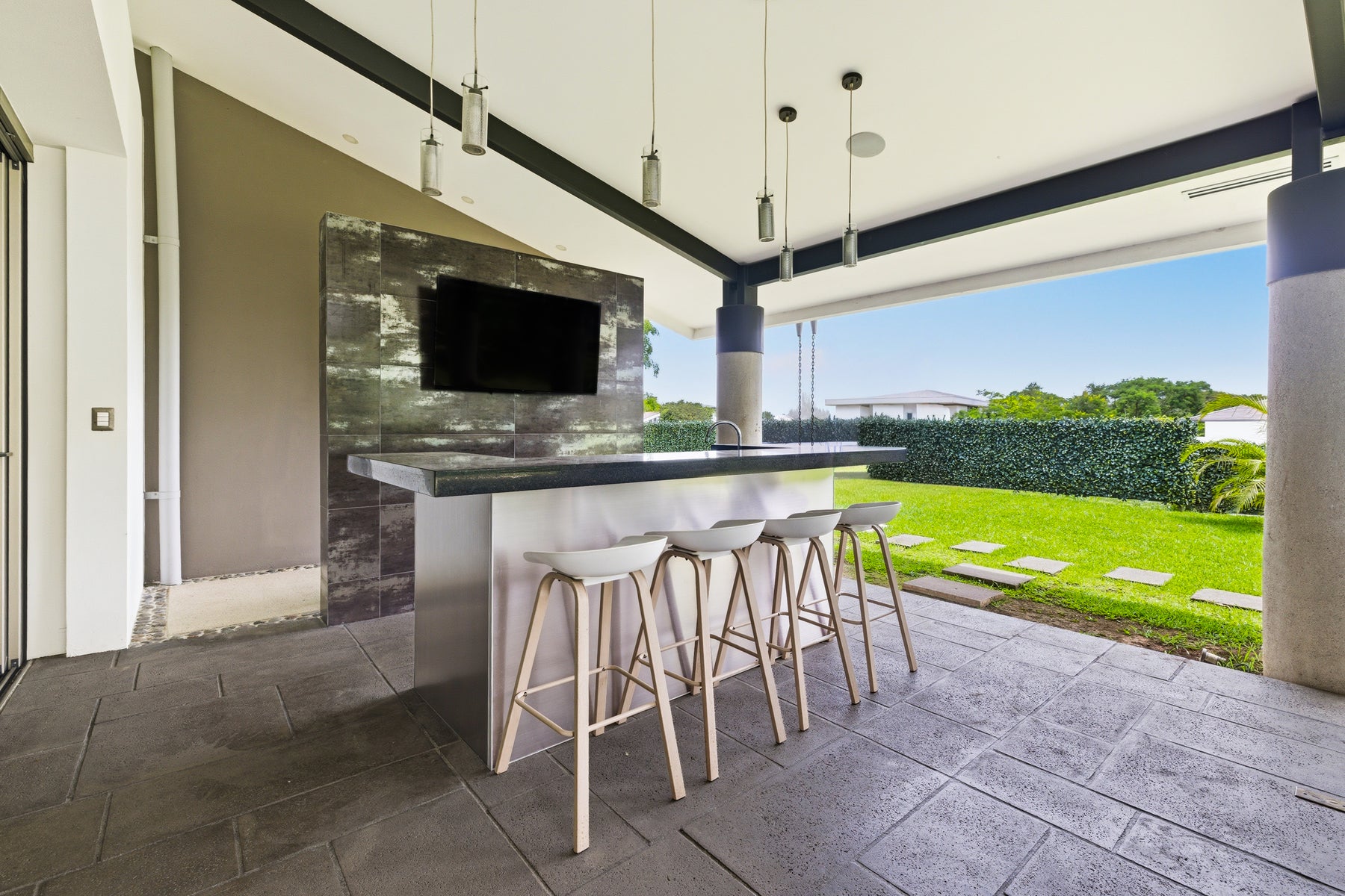Contemporary Family Residence — photo 16 of 19