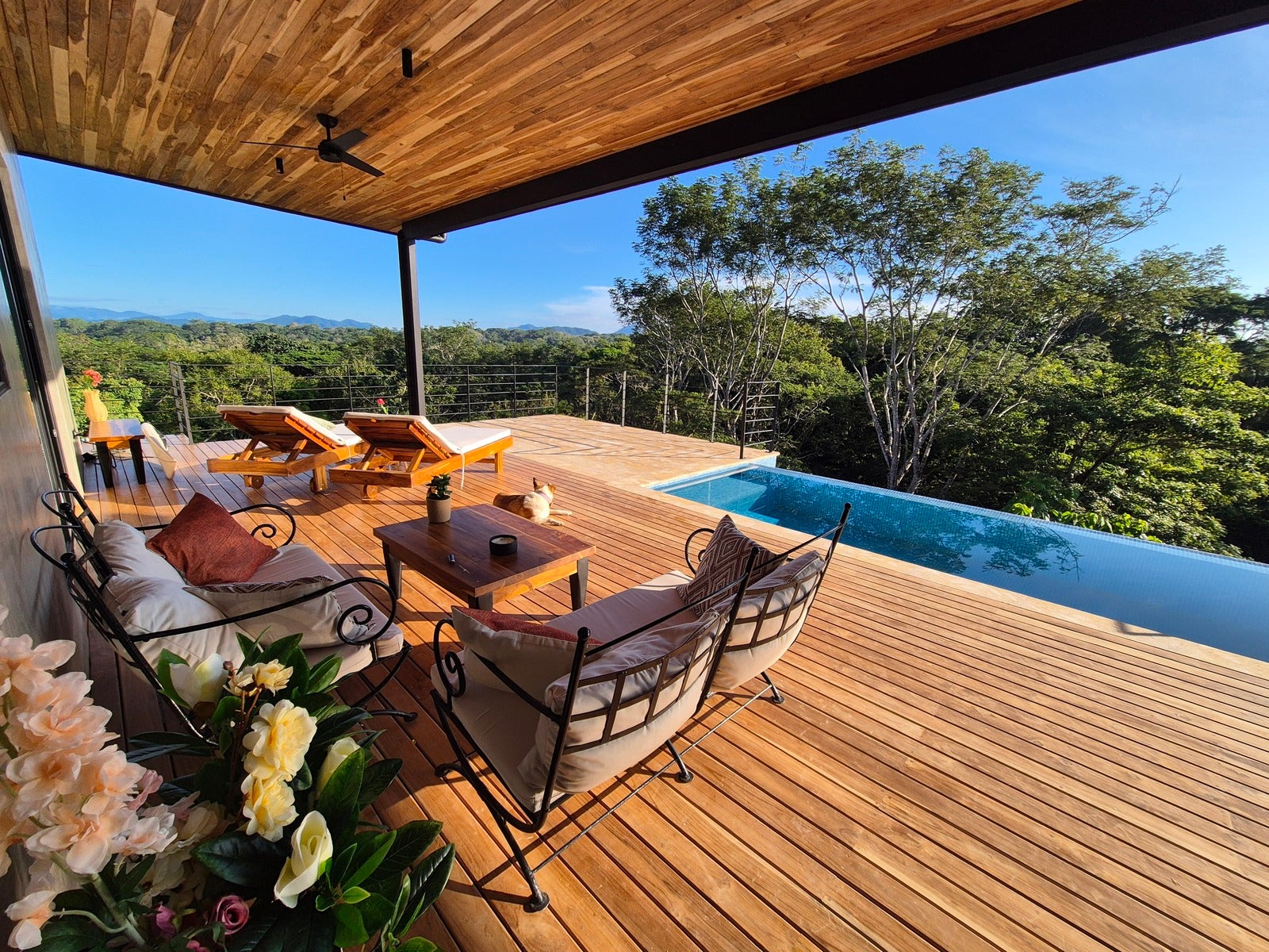 Turnkey Home with Valley Views — photo 8 of 19