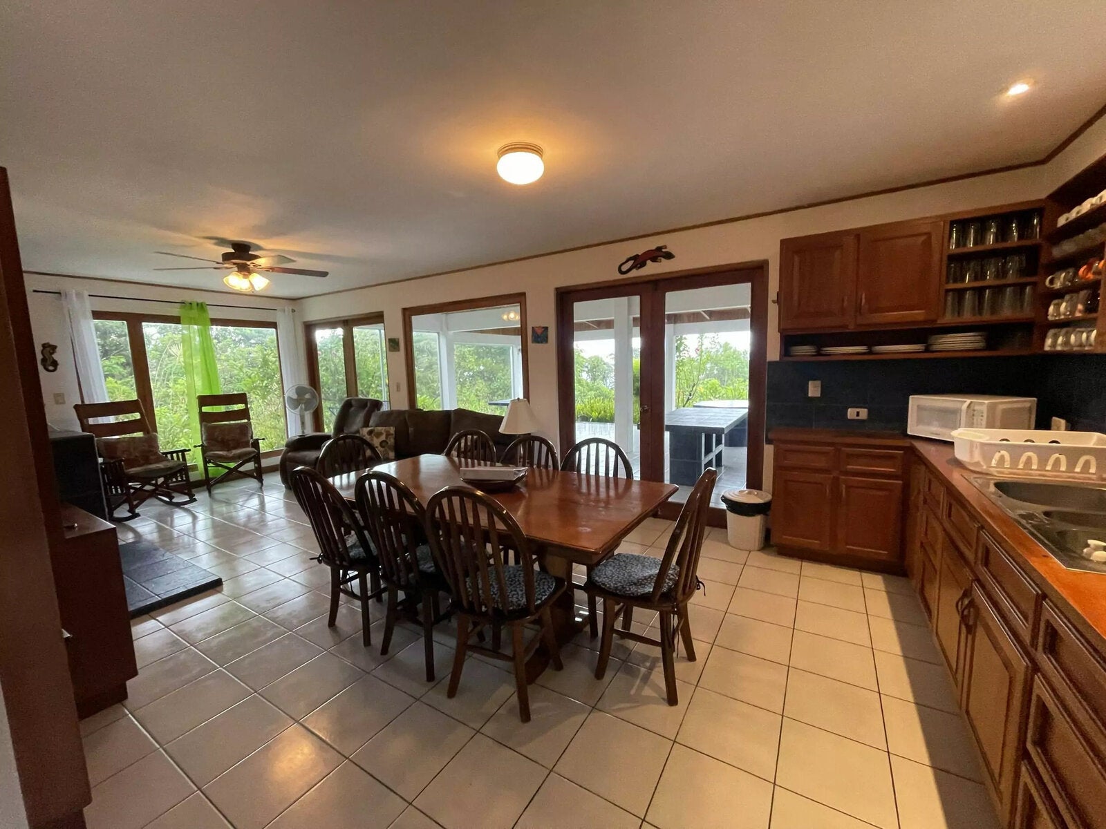 Home And Guesthouse With Tourism Business — photo 12 of 19