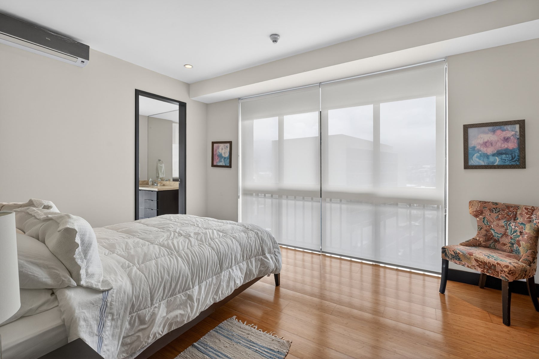 Luxury Penthouse — photo 15 of 19