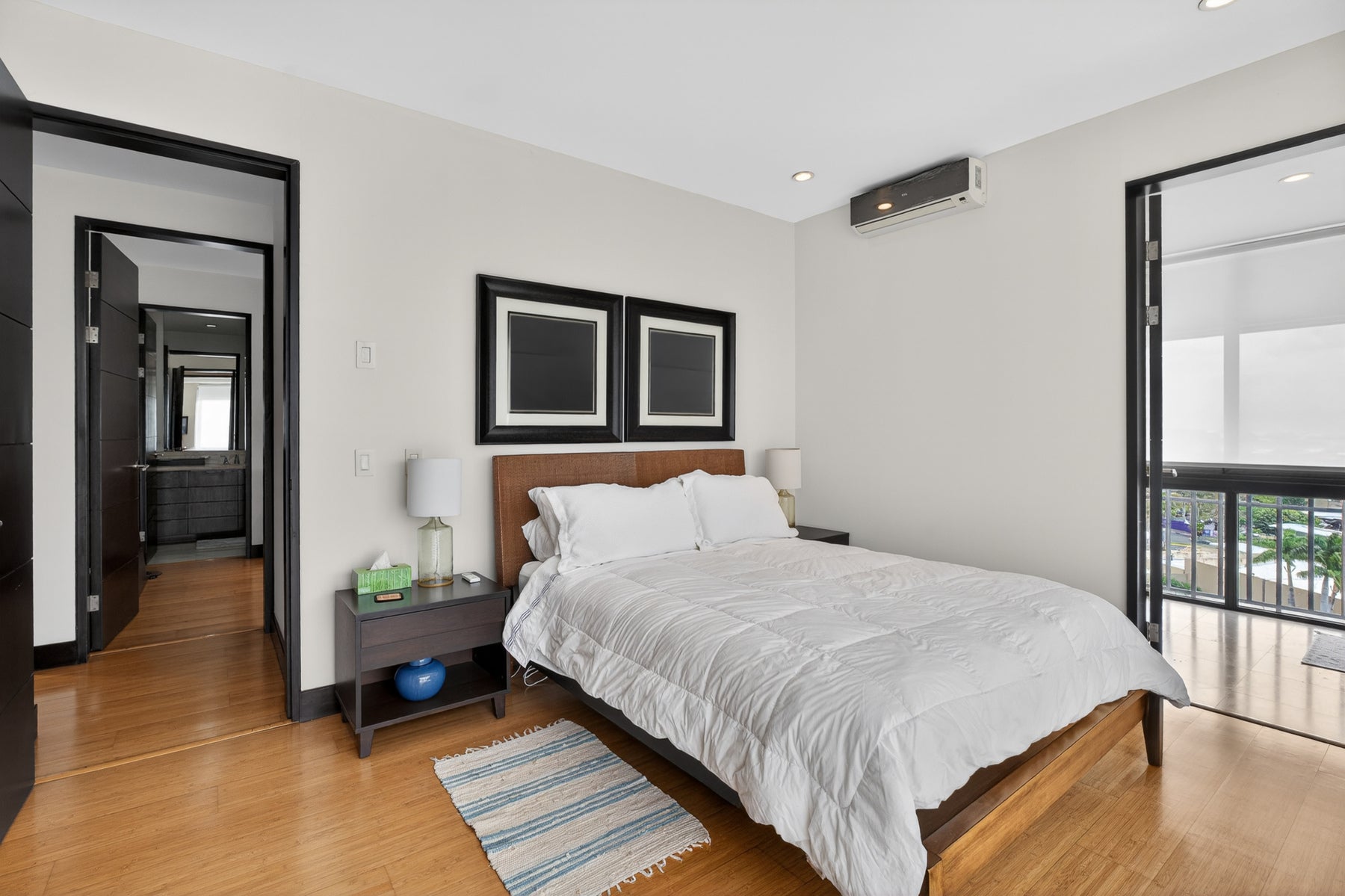 Luxury Penthouse — photo 17 of 19
