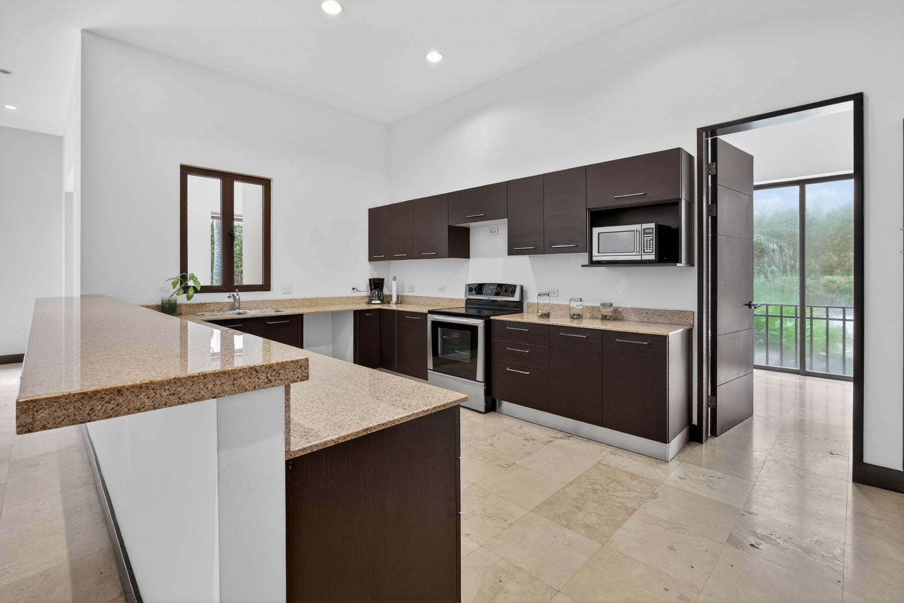 Ground Floor Luxury Condo — photo 5 of 19