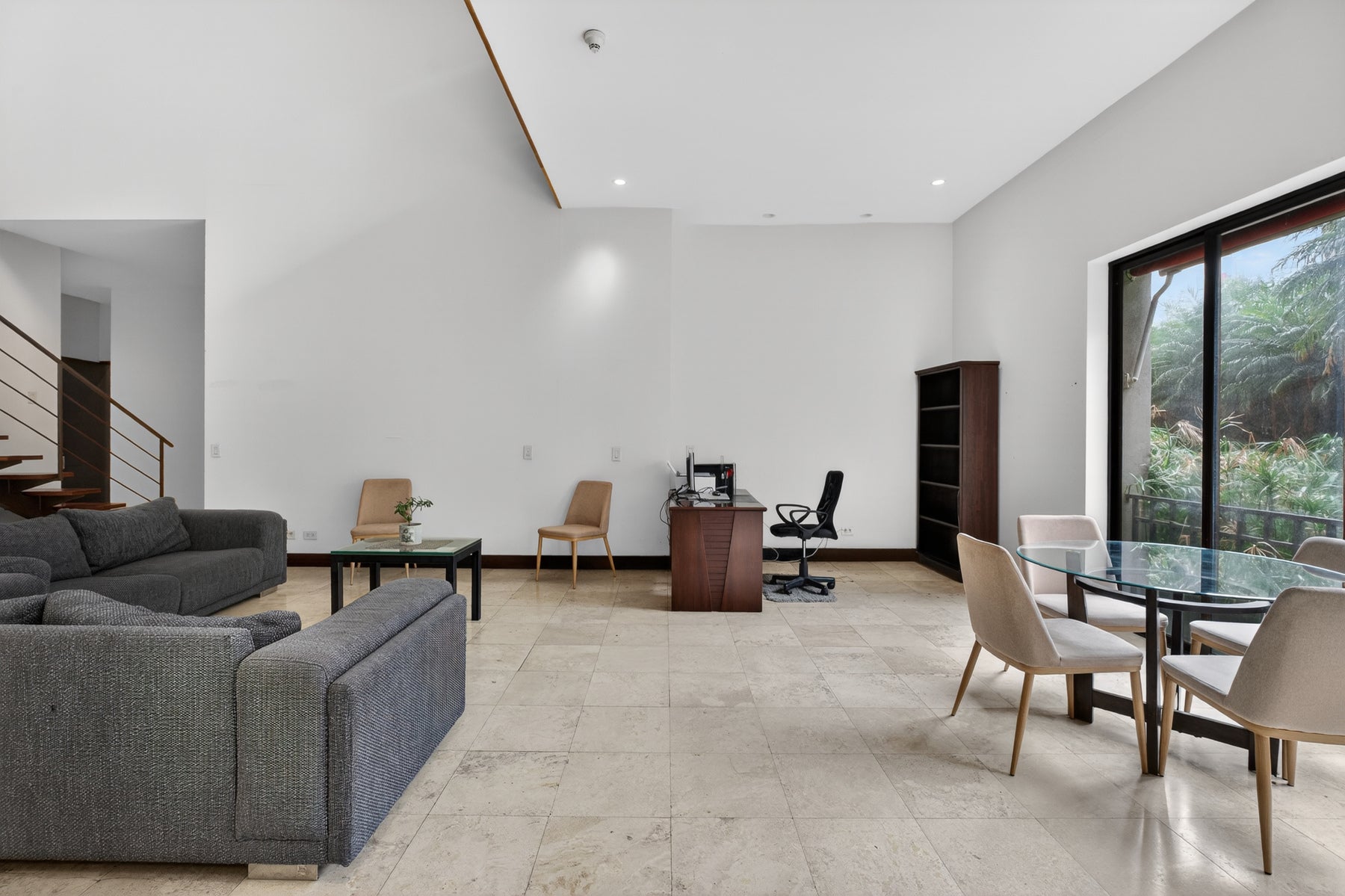 Ground Floor Luxury Condo — photo 7 of 19