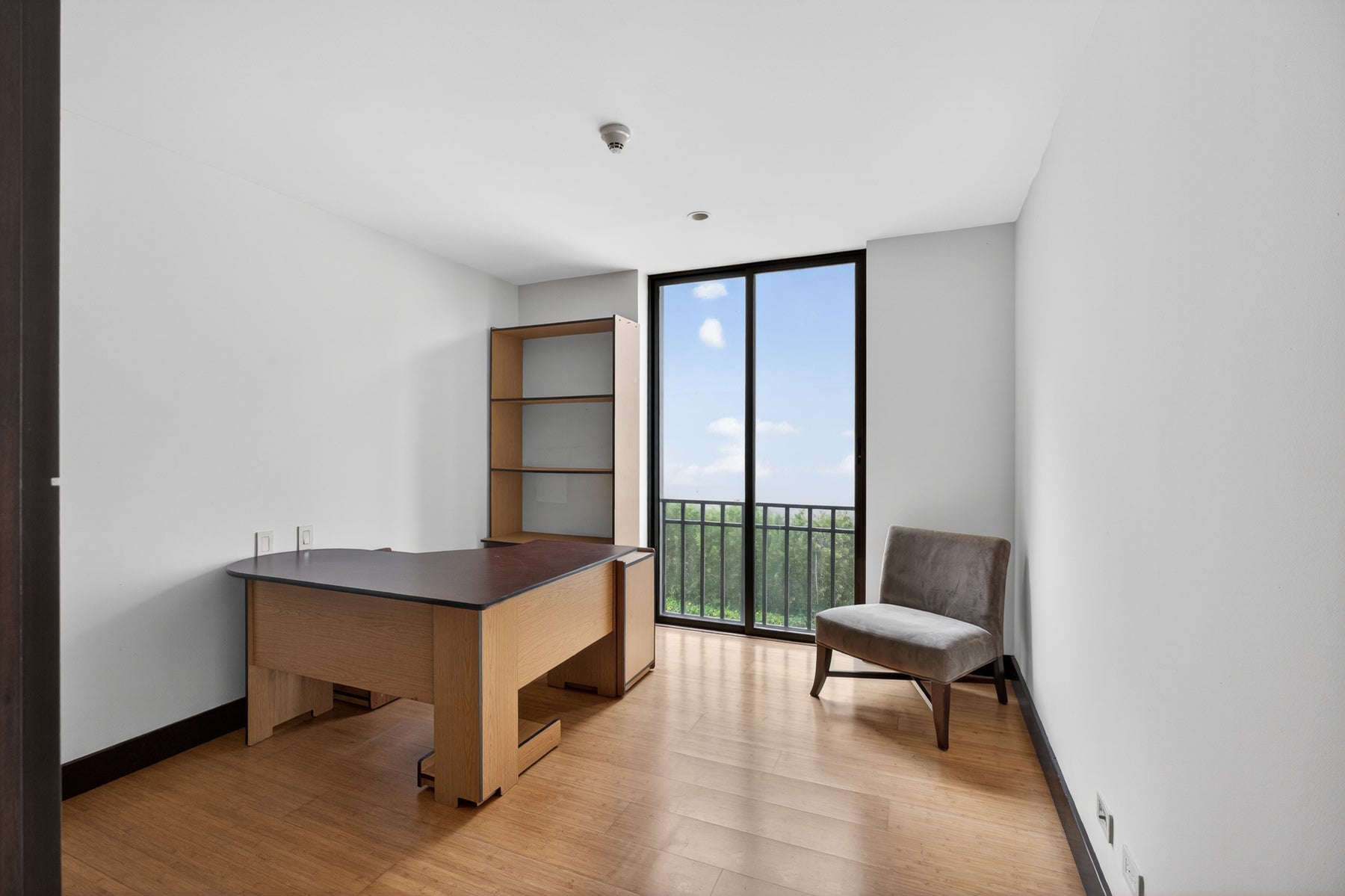 Ground Floor Luxury Condo — photo 9 of 19