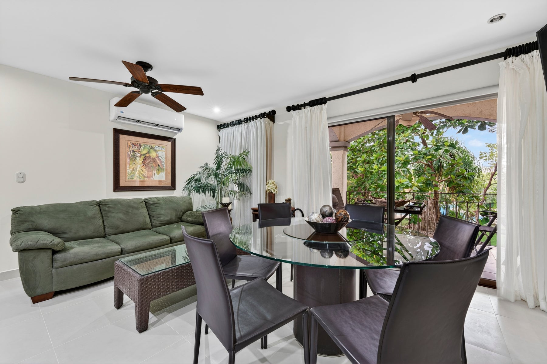 Luxury Three Bedroom Condo — photo 6 of 19