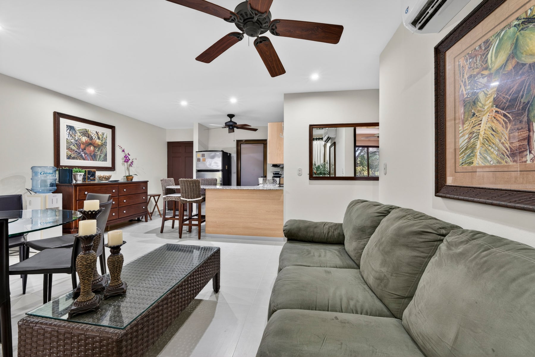 Luxury Three Bedroom Condo — photo 9 of 19