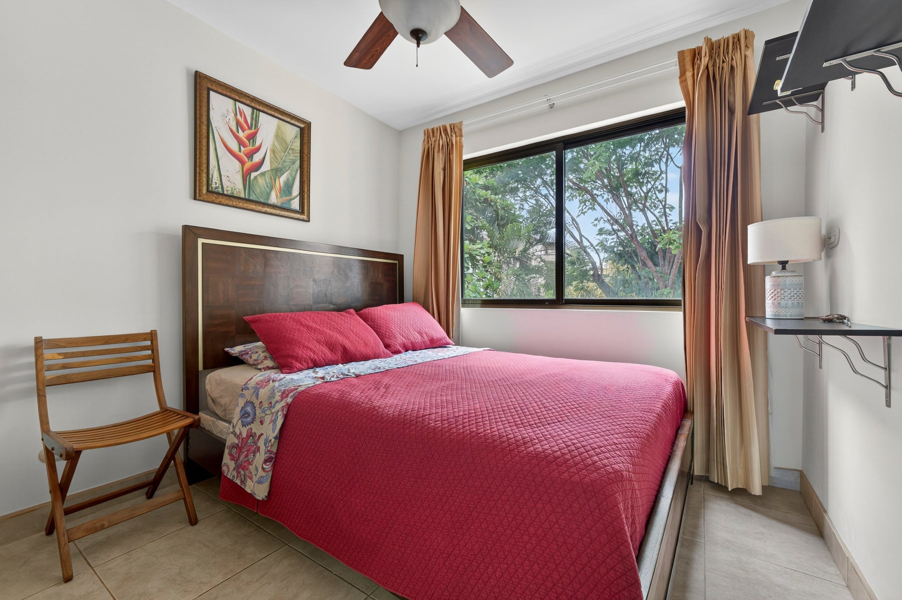 Luxury Three Bedroom Condo — photo 15 of 19