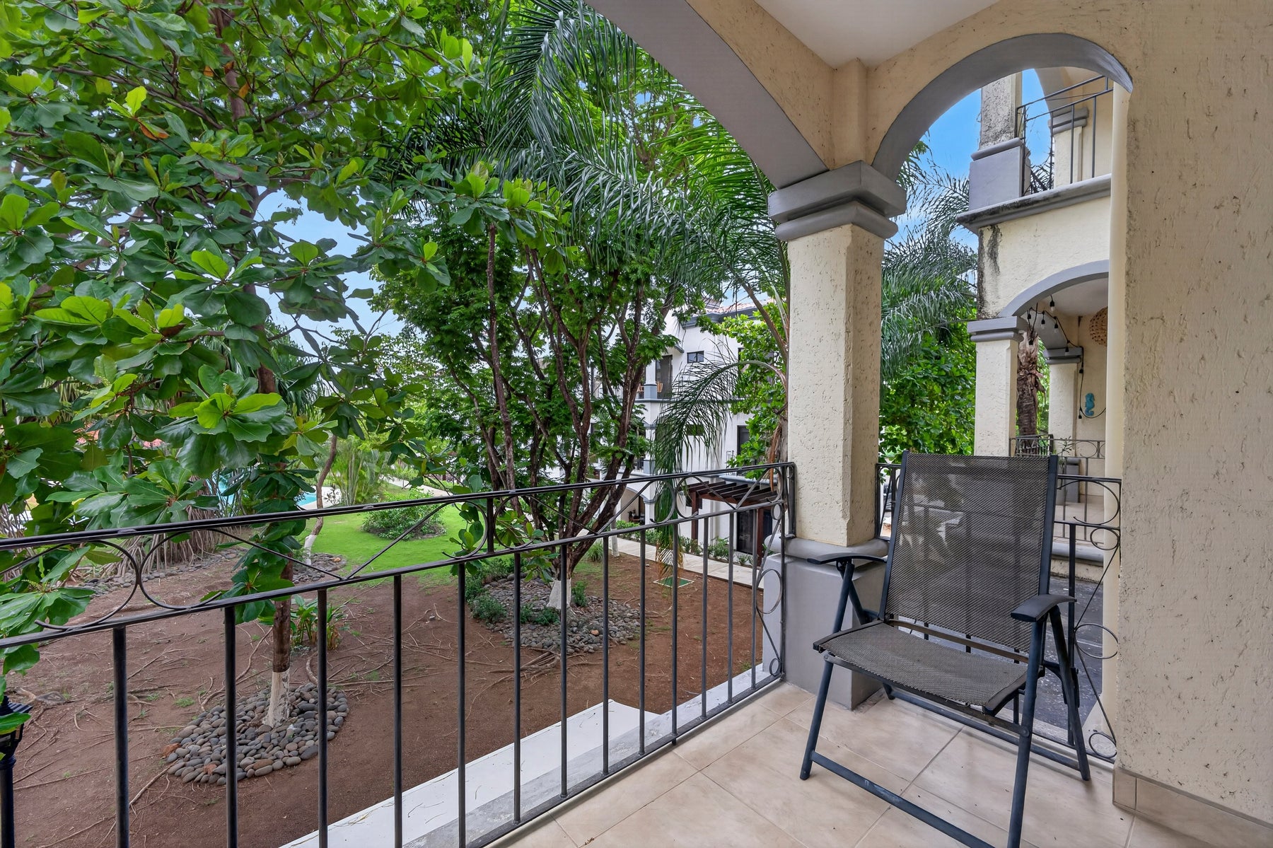 Luxury Three Bedroom Condo — photo 3 of 19