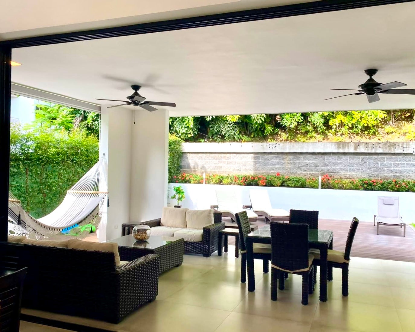 Where Modern Architecture meets the Warmth of Community Bosques de Carao — photo 5 of 19