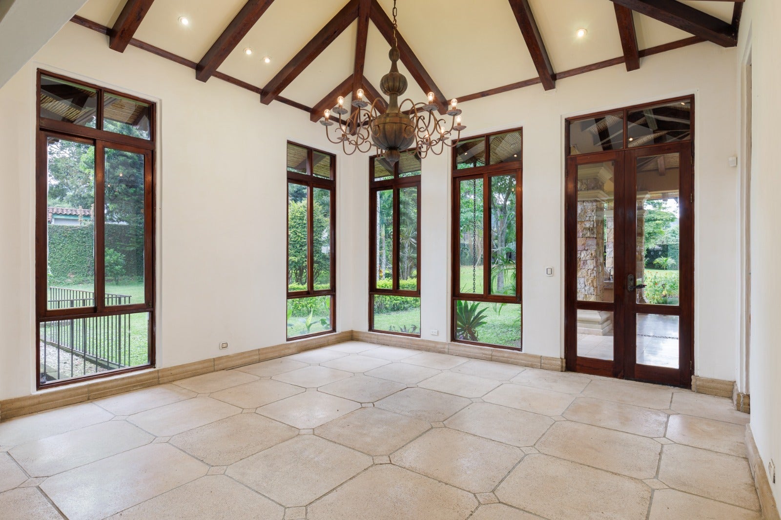 Villa Plazoleta single level luxury home, Santa Ana, Rio Oro, Santa Ana, San Jose, Costa Rica — photo 3 of 3