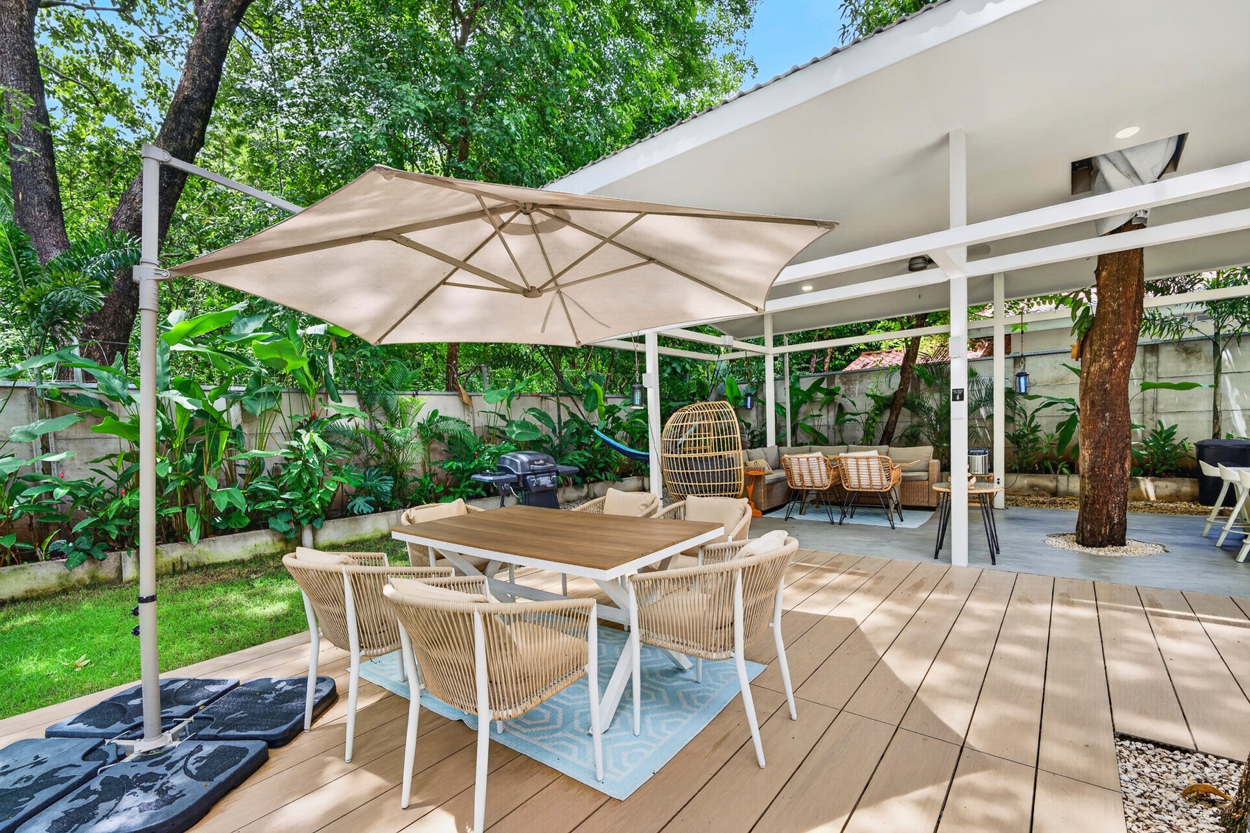 Tropical Modern Beach Home in Surfside — photo 5 of 19
