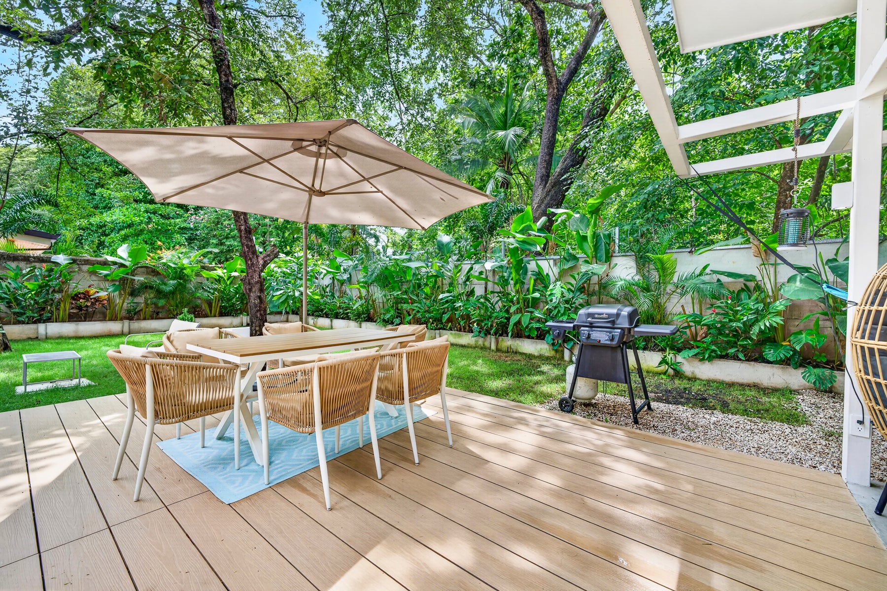 Tropical Modern Beach Home in Surfside — photo 16 of 19