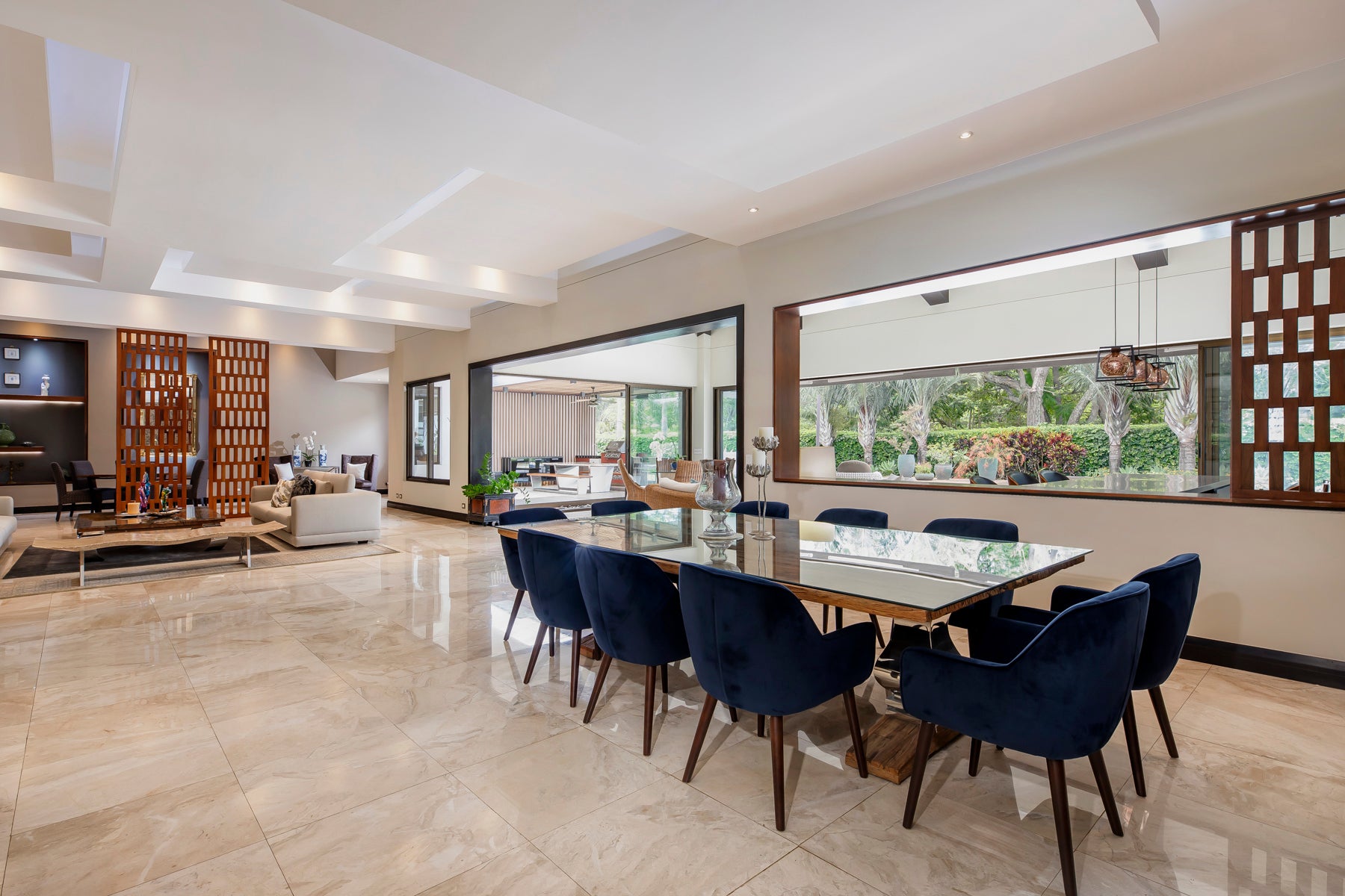 Single Level Luxury Estate — photo 5 of 19